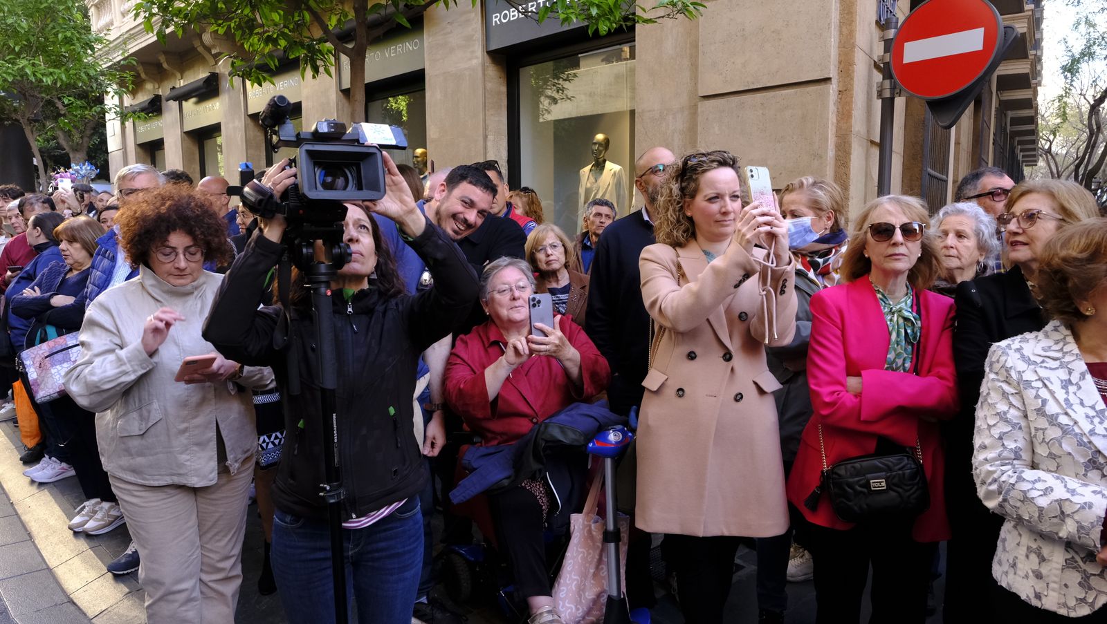Procesión del Santo Entierro en Almería, en imágenes