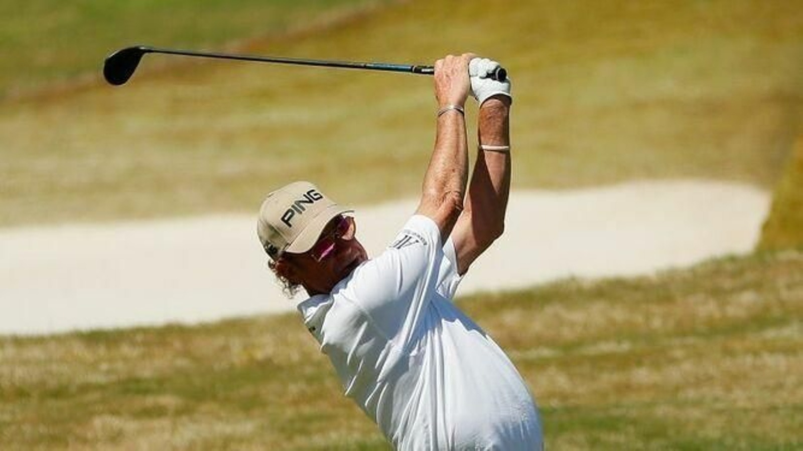 Miguel Ángel Jiménez golpea desde la calle.