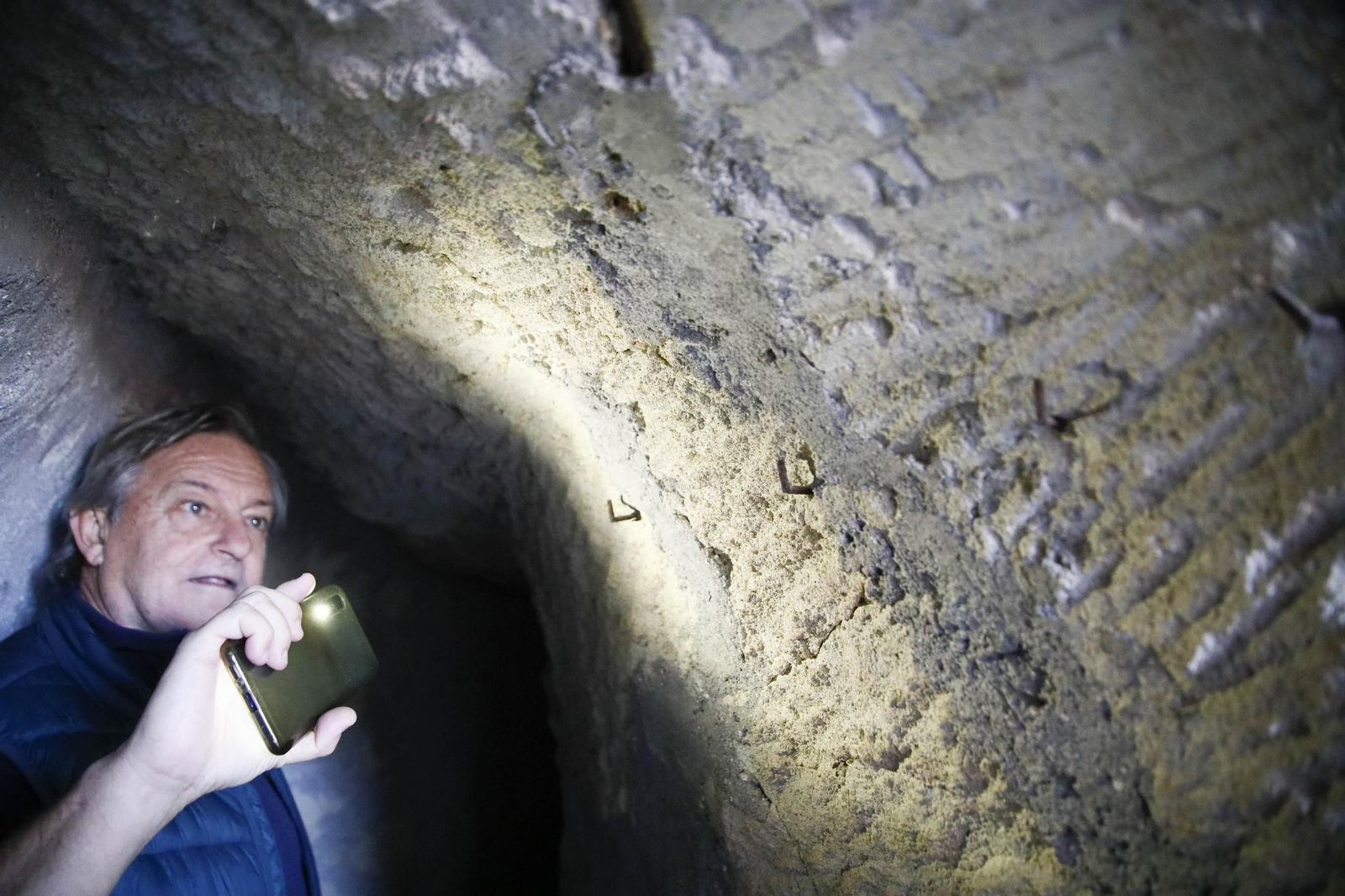 Imágenes de los refugios de la guerra civil descubierto en el barrio de Las Trincheras