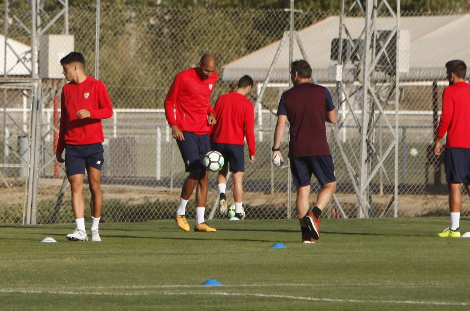 N'Zonzi, en un entrenamiento anterior a la enfermedad de Berizzo