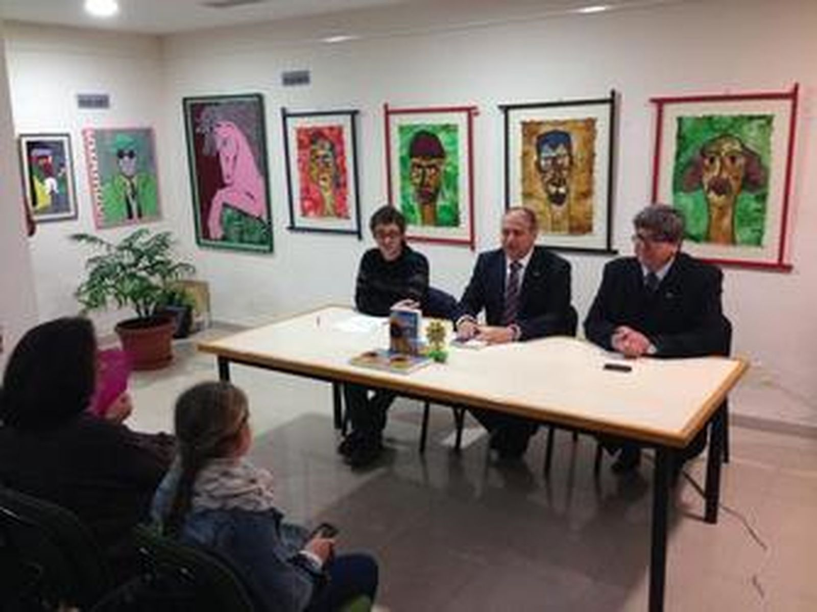 Un instante de la presentación del libro de Antonio J. Rubio.