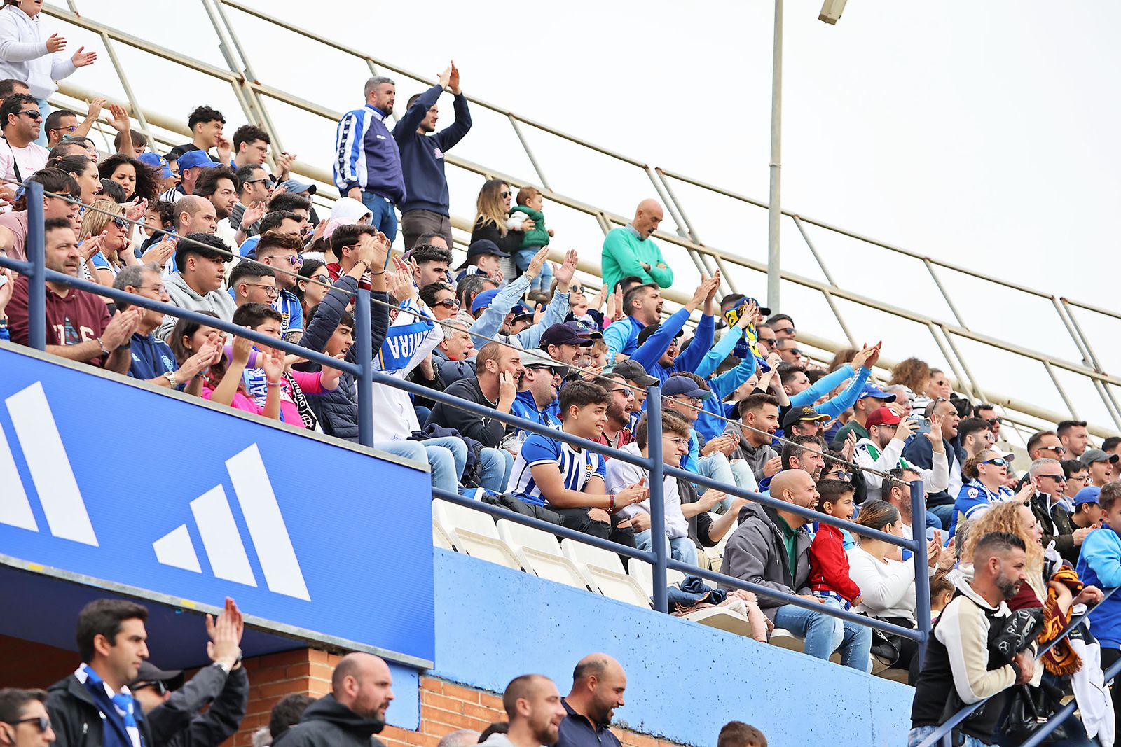 Ambiente en las gradas del Recreativo de Huelva vs AD Ceuta FC