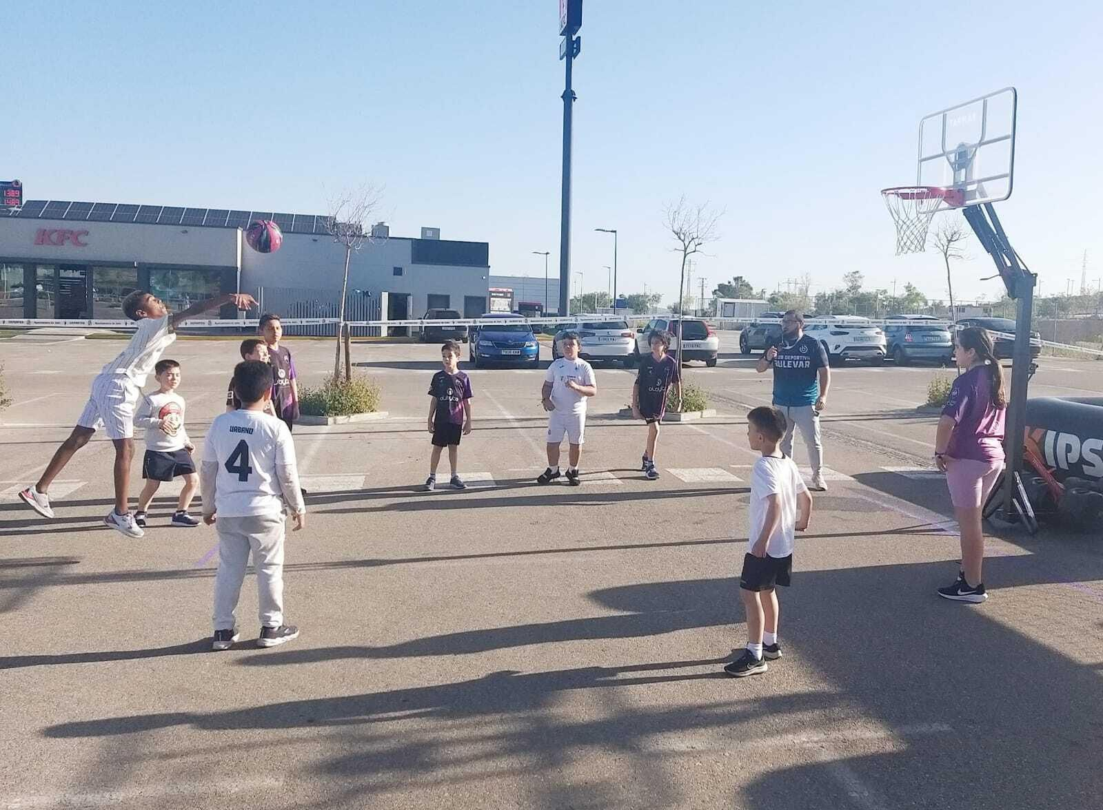 En imágenes: basket solidario de la mano del CD Bulevar en favor de ALES