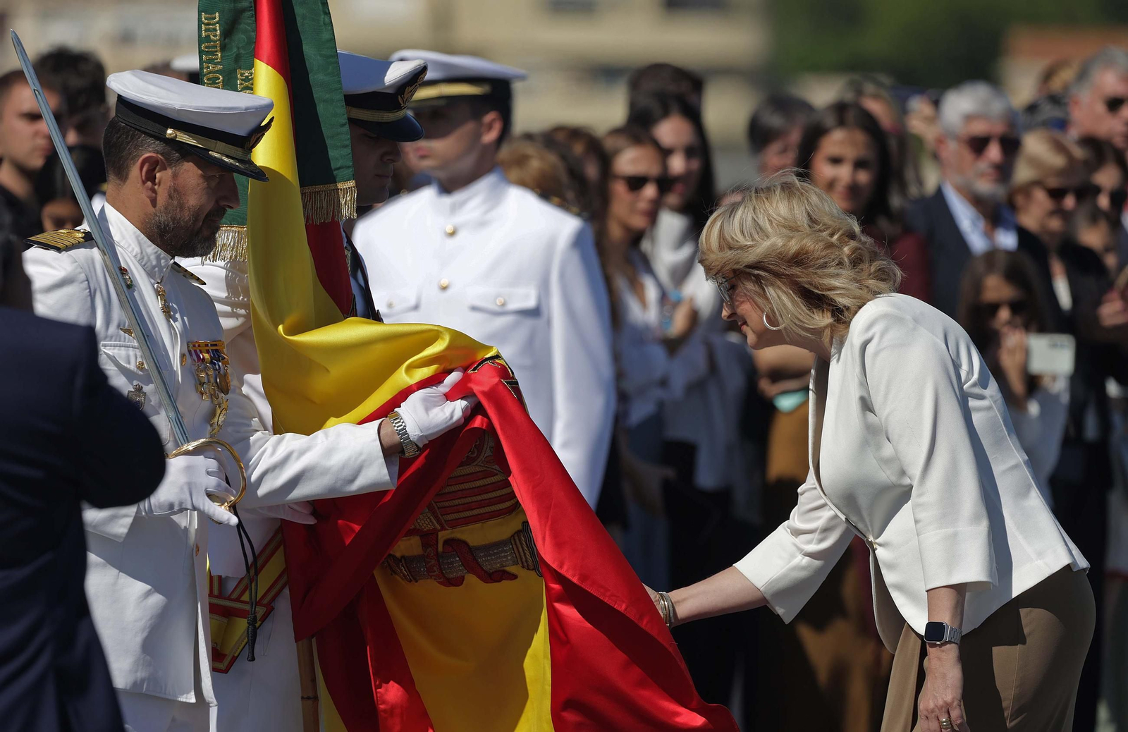 Fotos de la Jura de Bandera para personal civil a bordo del Buque de Asalto Anfibio 'Castilla' en Algeciras