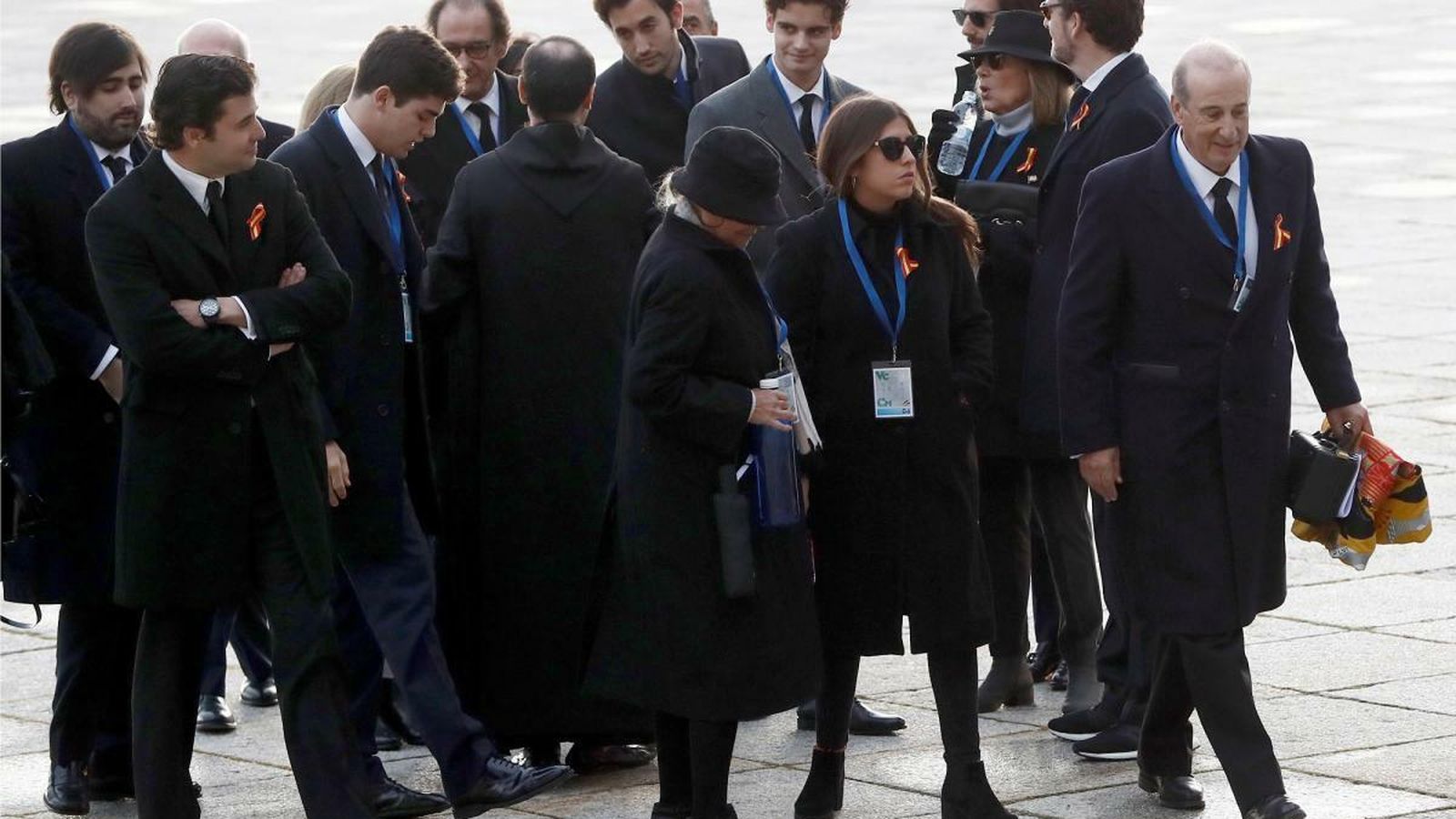 Familiares de Francisco Franco, el jueves, en el Valle de los Caídos.