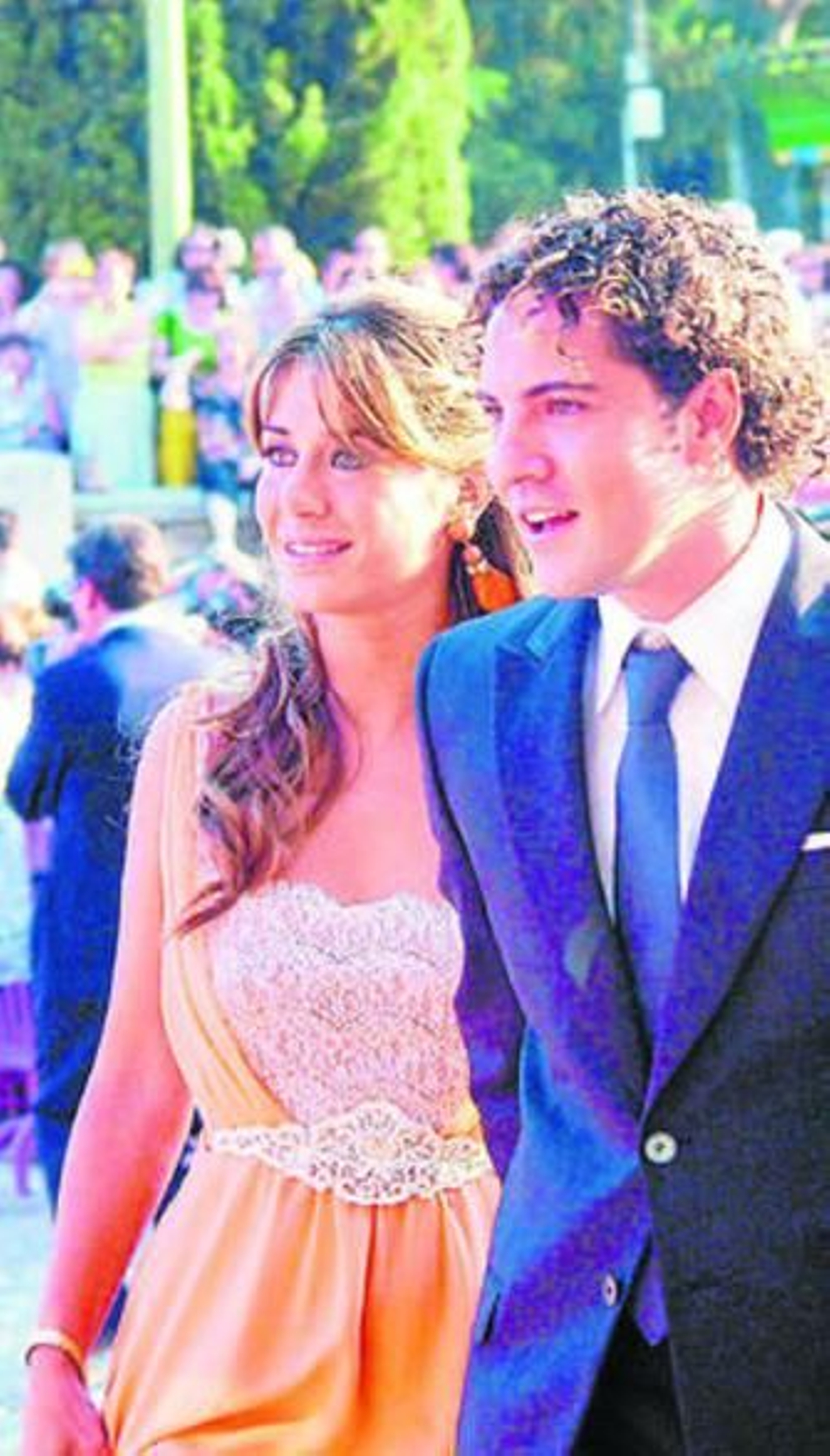 David Bisbal y Elena Tablada en una foto radiantes de felicidad. David Bisbal y Elena Tablada en una foto radiantes de felicidad.