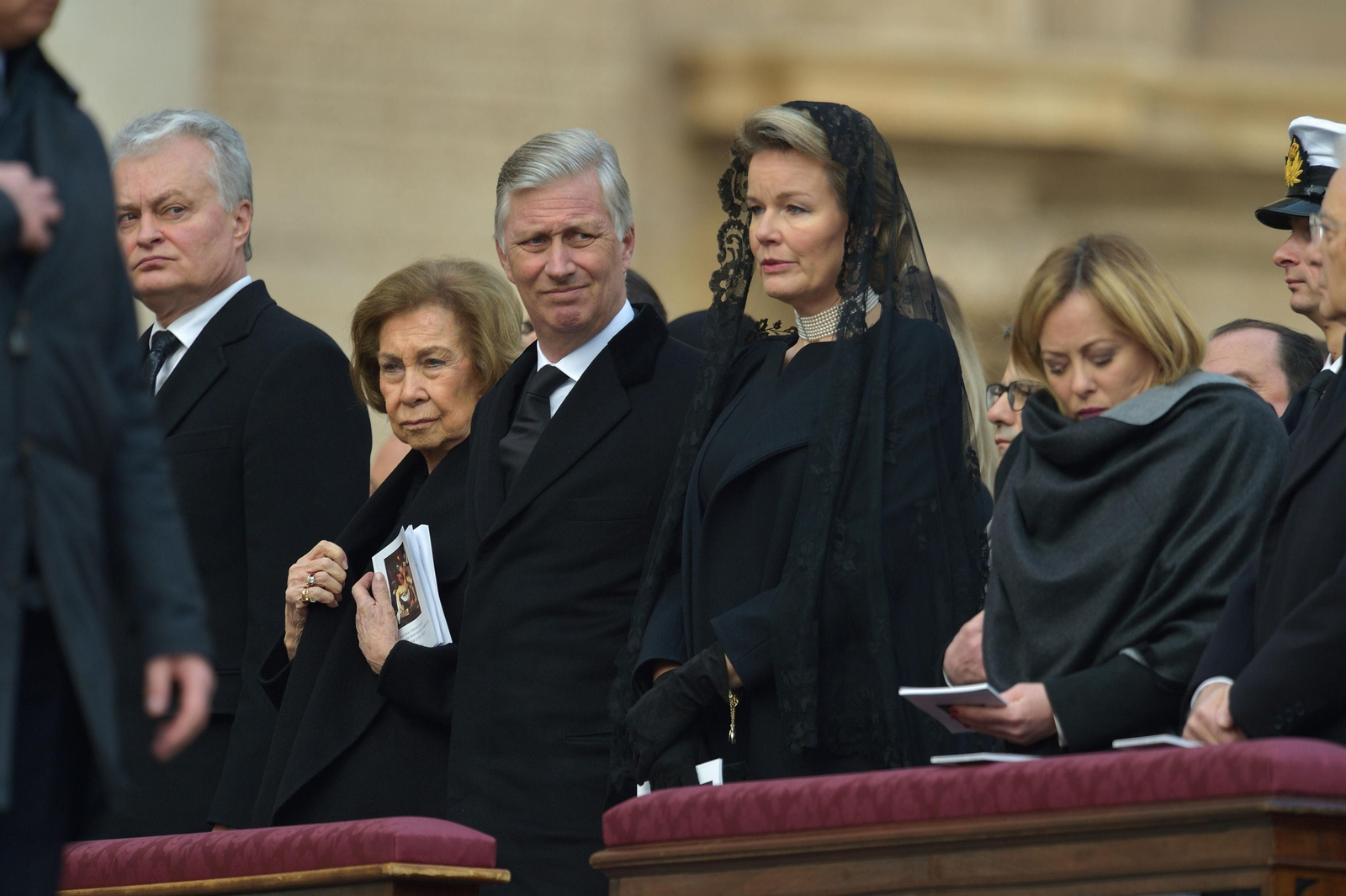 Felipe de Bélgica, junto a su esposa Matilde y la reina Sofía