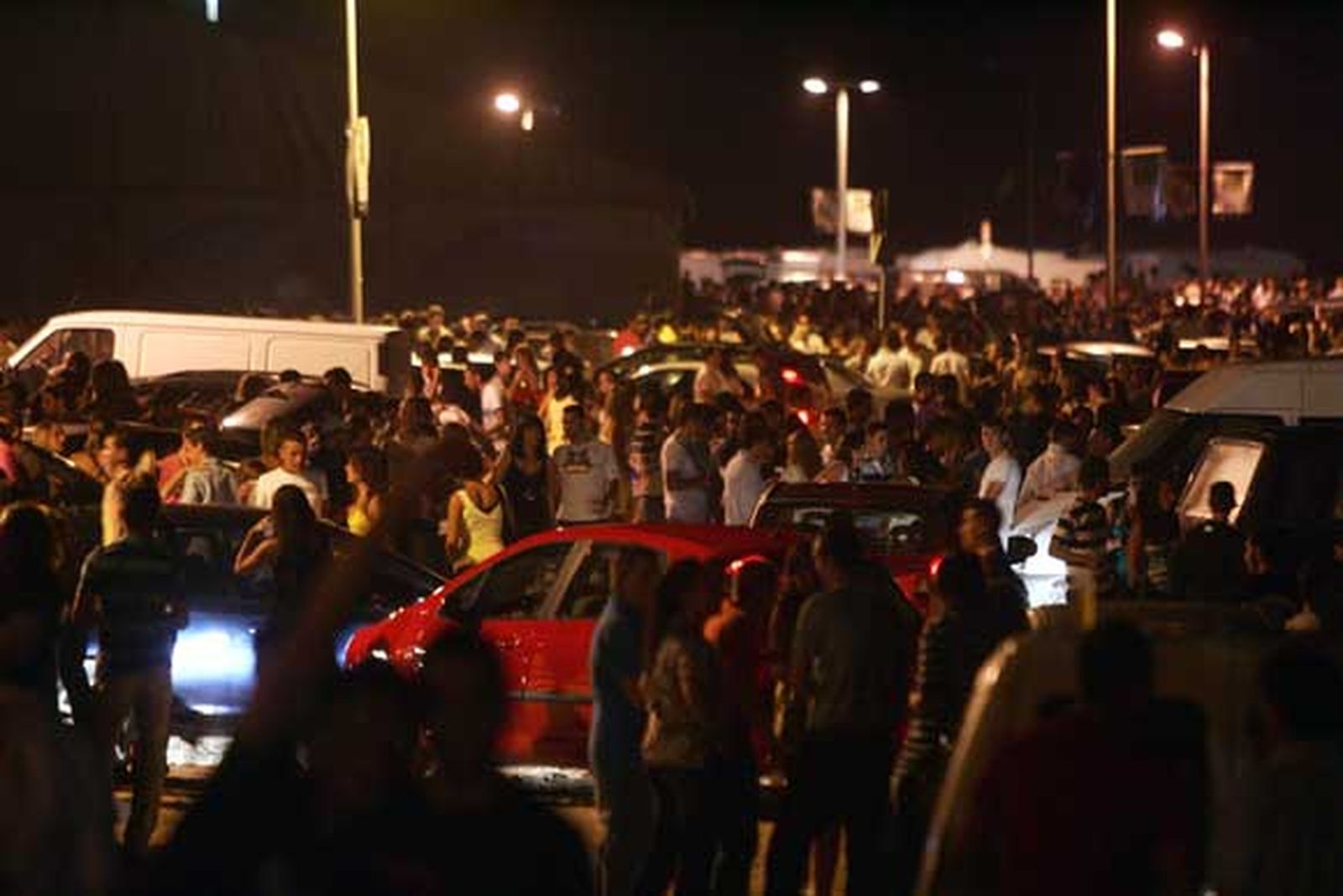 Conil prohíbe el botellón