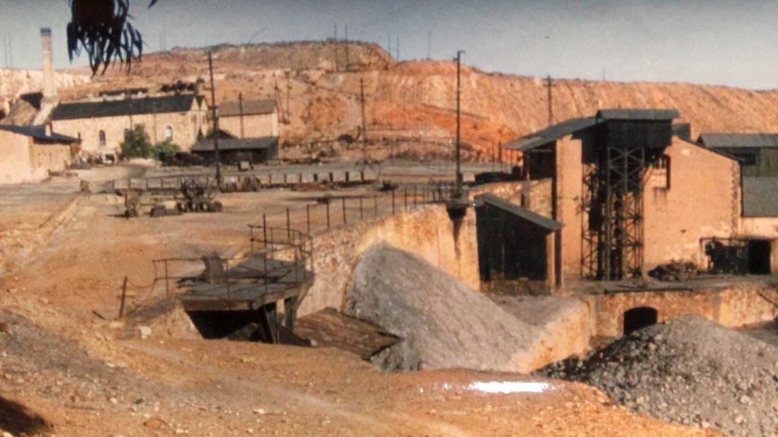 Fotografía de la antigua mina de El Perunal que estuvo abierta hasta 1968.