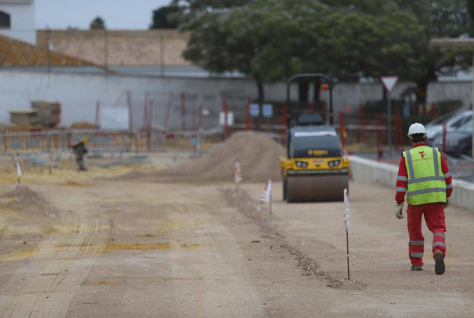 Imágenes de la vuelta al tajo de los trabajadores de obras en Huelva