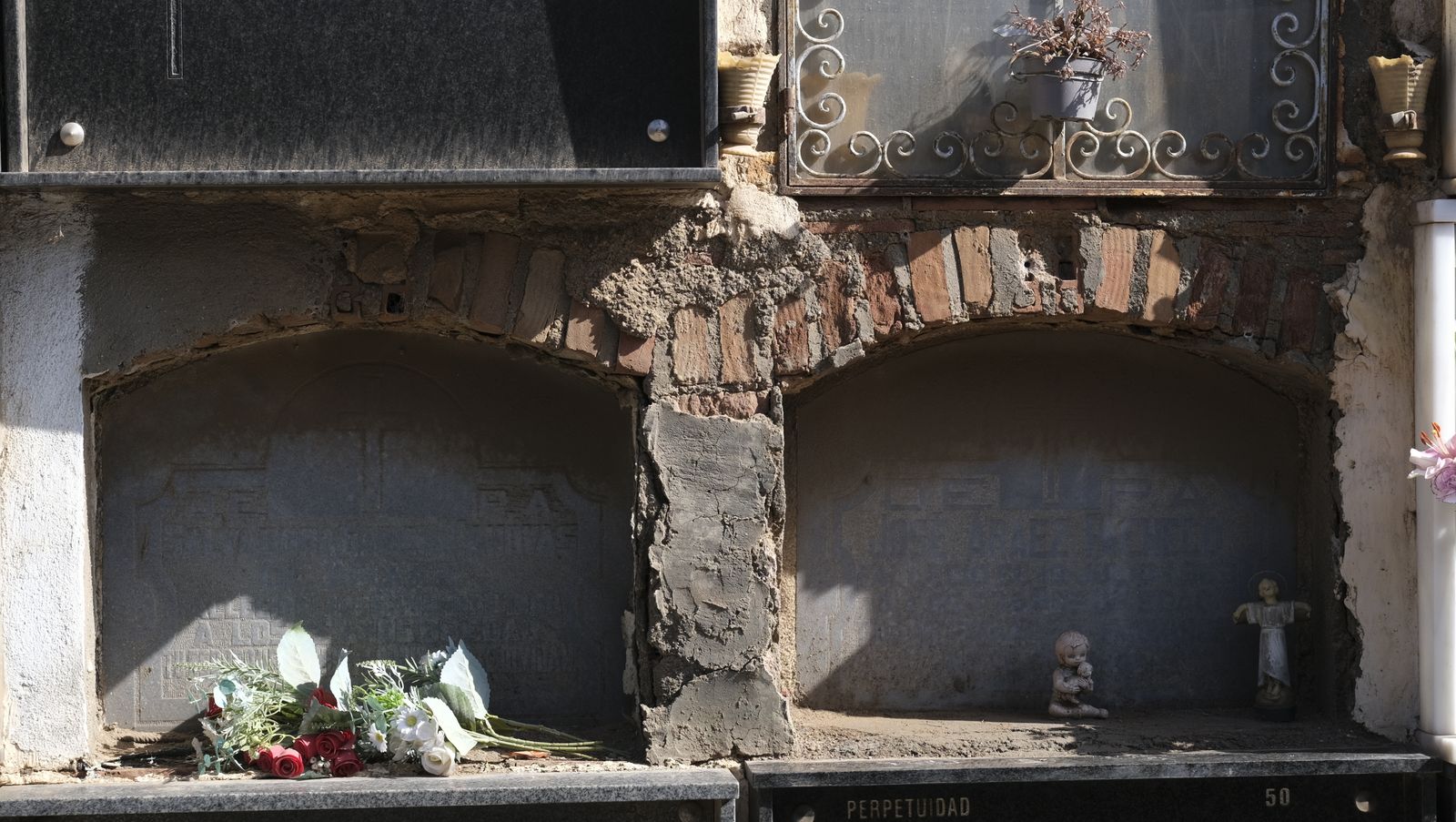 Imágenes del Día de Todos los Santos en el Cementerio de San José de Almería