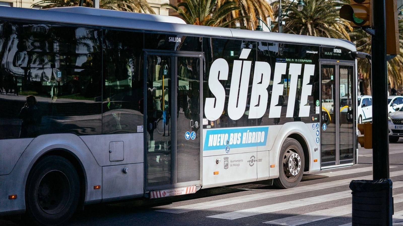 Uno de los autobuses de la EMT.