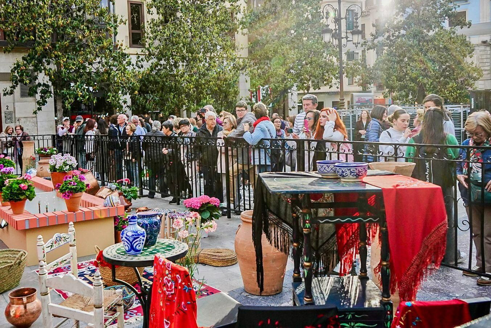 Granada ya vive las Cruces desde el día de antes: las mejores fotos