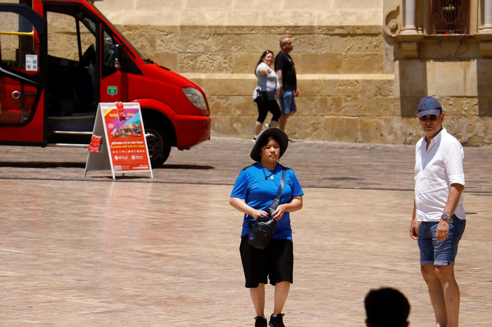 Las imágenes de otra jornada por encima de los 40 grados en Córdoba