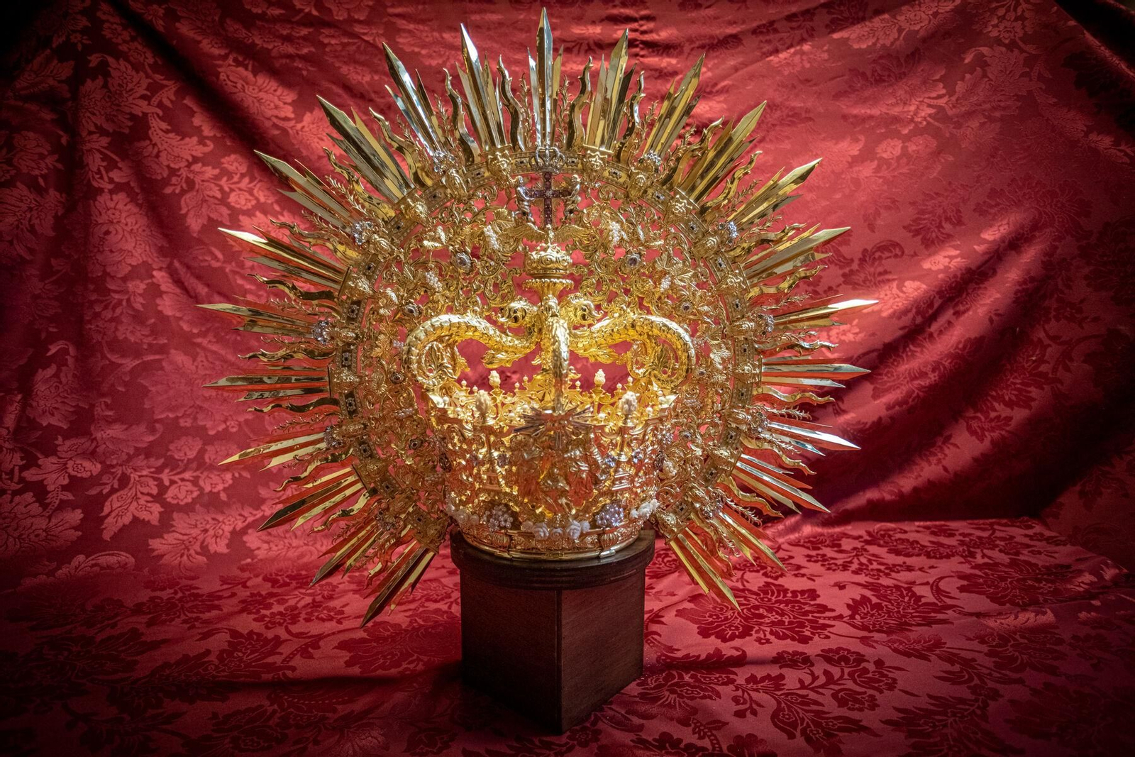 La corona para la coronación de la Virgen de las Penas, de la cofradía de La Palma.