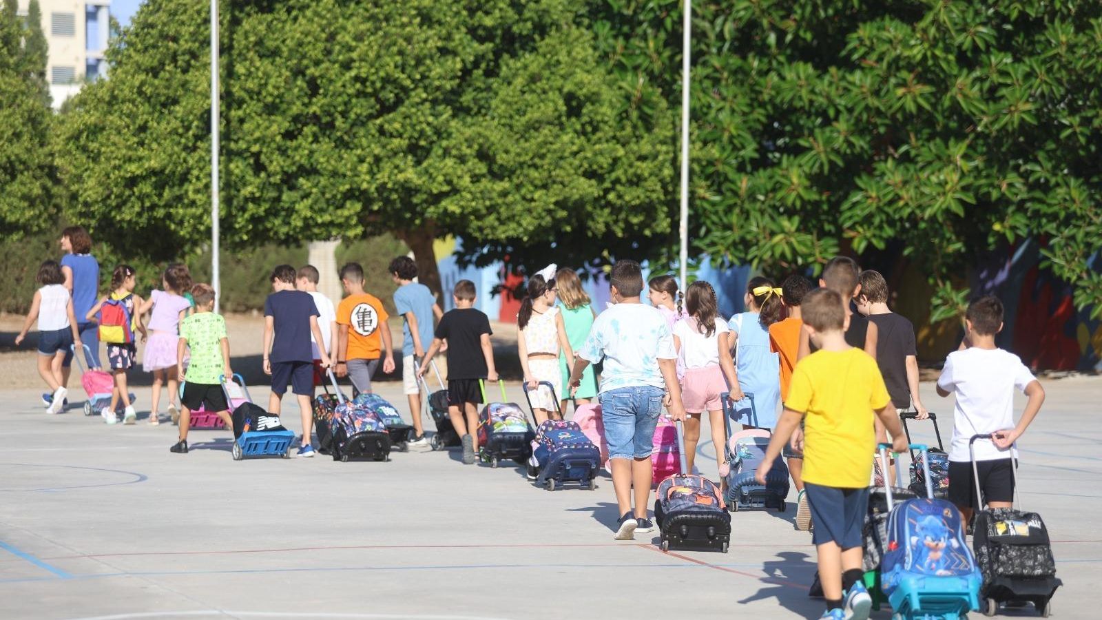 Niños del Ceip Revello de Toro empezando el curso. Niños del Ceip Revello de Toro empezando el curso.