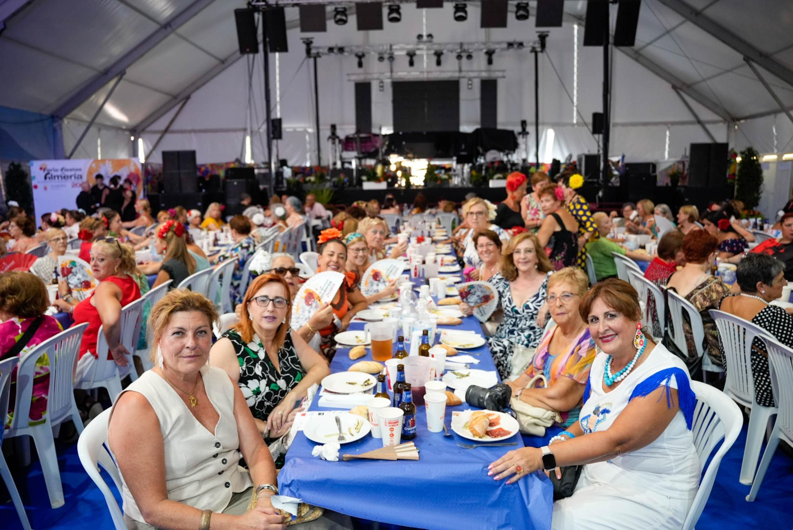 Las fotos de la comida de homenaje a la mujer en la Feria de Almería