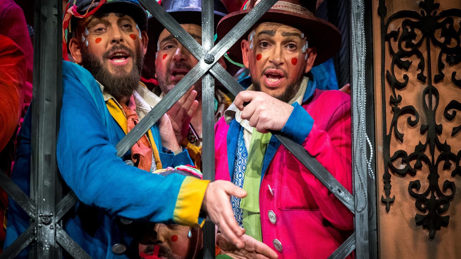 Búscate entre las mejores imágenes de la sexta sesión de cuartos de final del COAC 2025