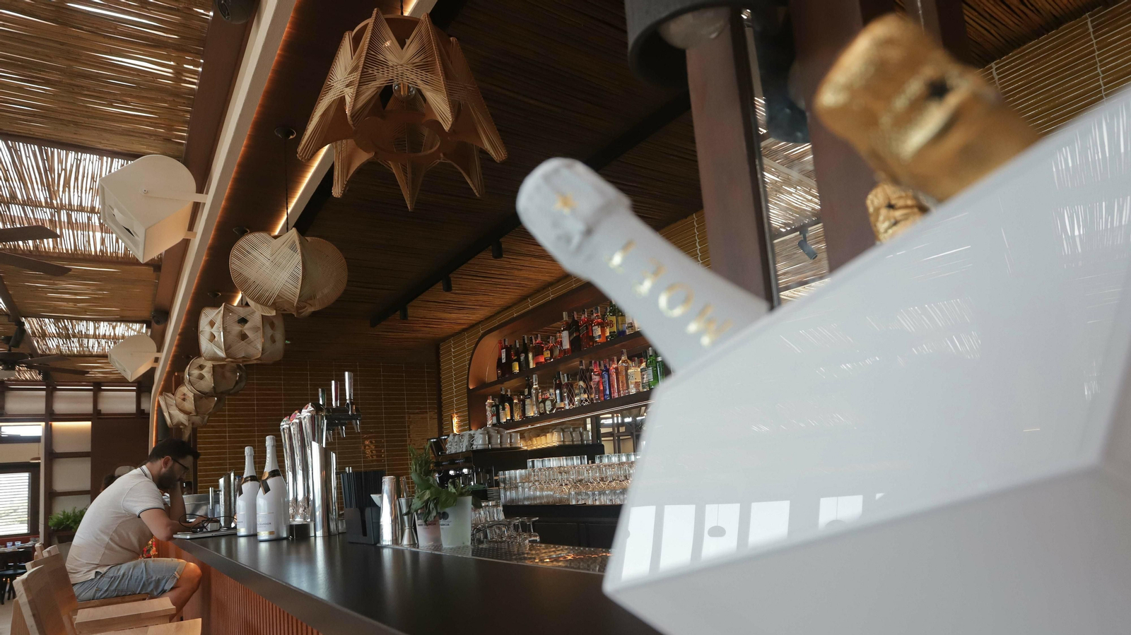 Diseño interior del restaurante BiBo Tarifa de Dani García