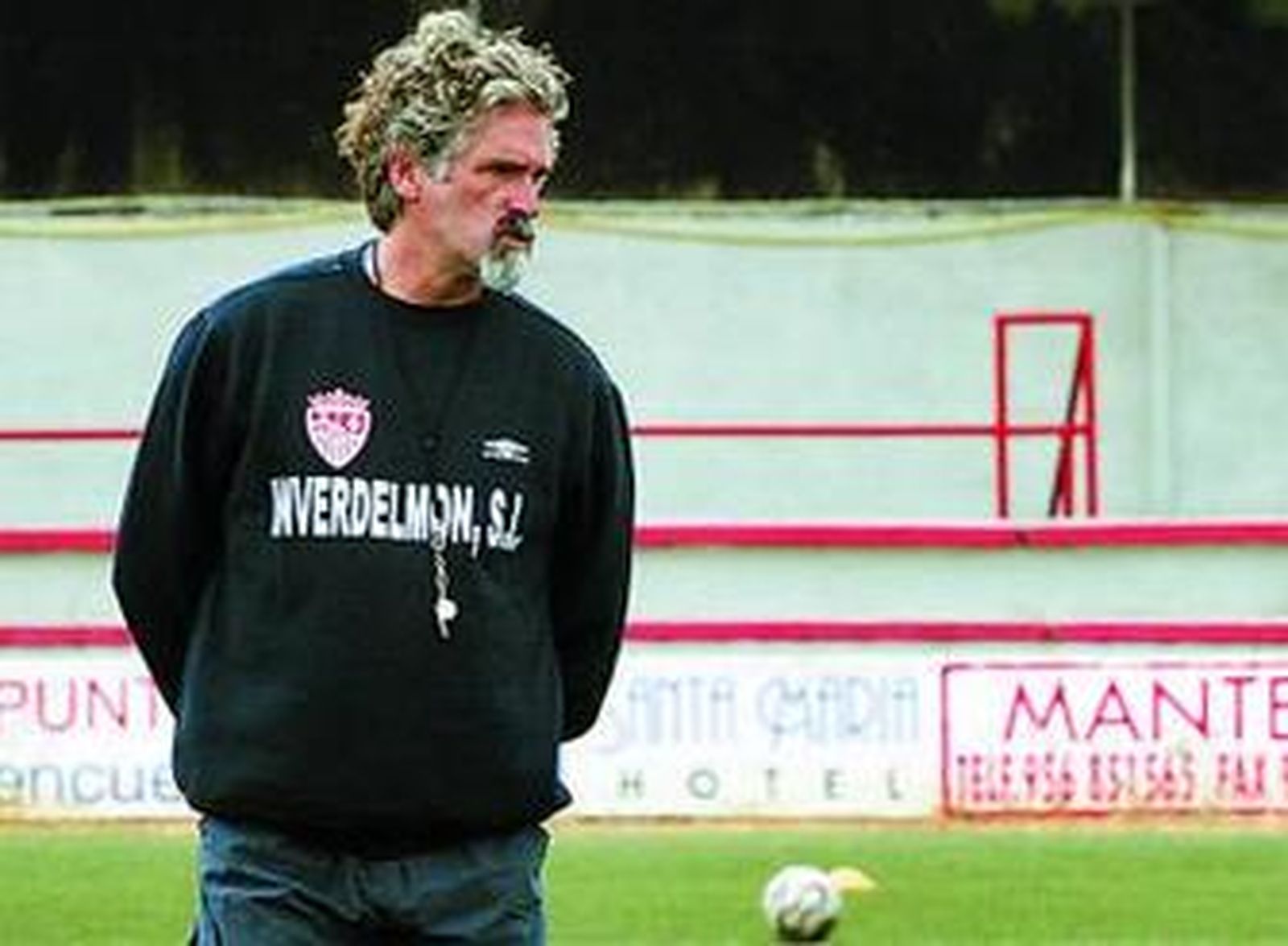 Burgueña vuelve al Cuvillo para comentar el partido por televisión.