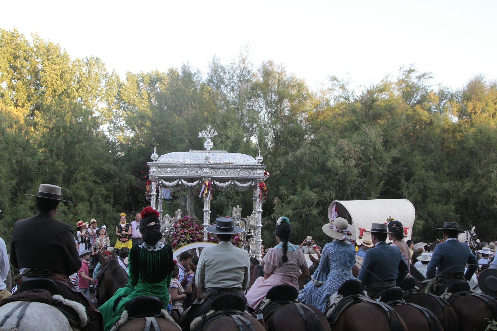 El paso de las hermandades por el río Quema, en imágenes