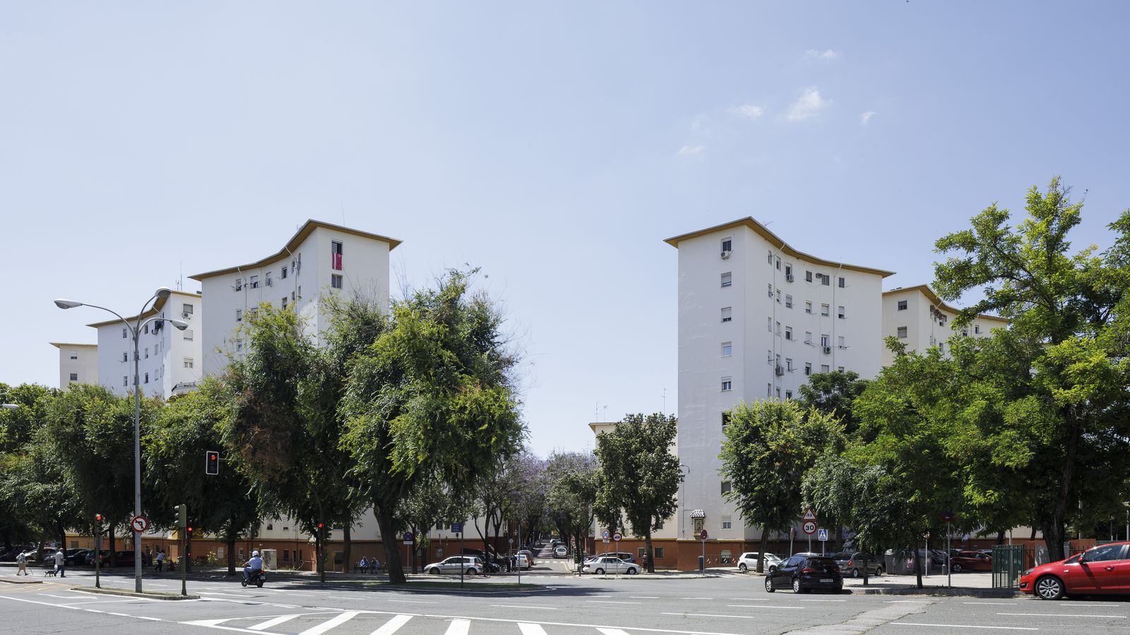 La barriada vista desde la avenida.