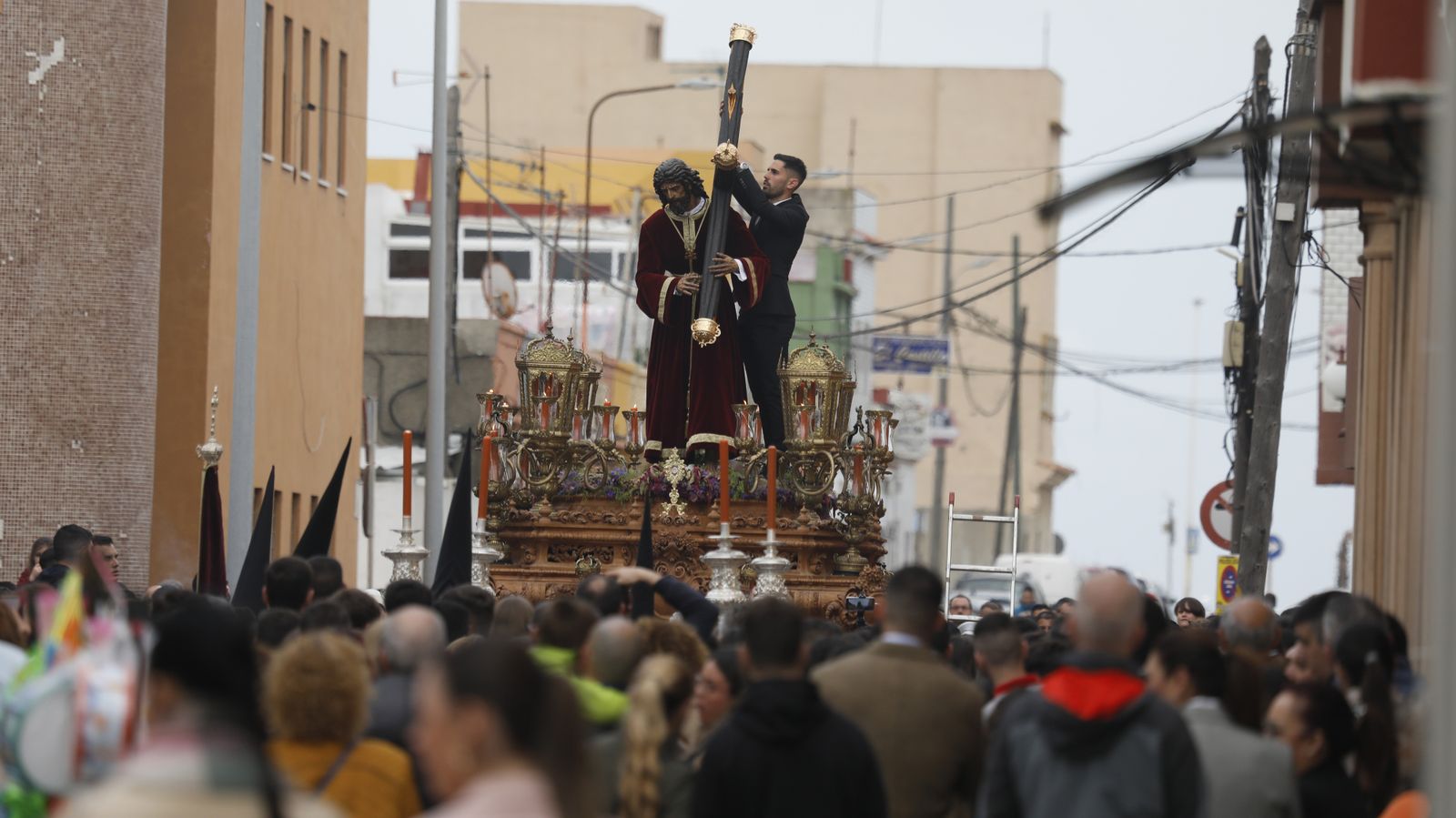 Fotos del Martes Santo en La Línea: Jesús de las Penas y María Santísima de los Dolores