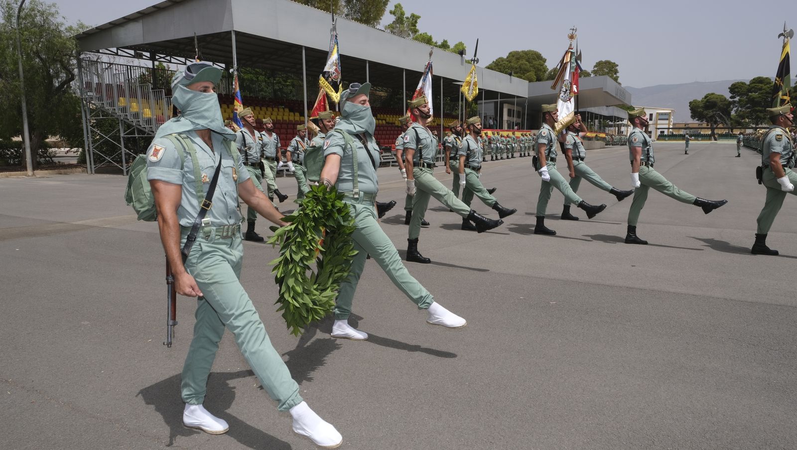 Visita de la Ministra de Defensa Margarita Robles a La Legión Española, en Viator