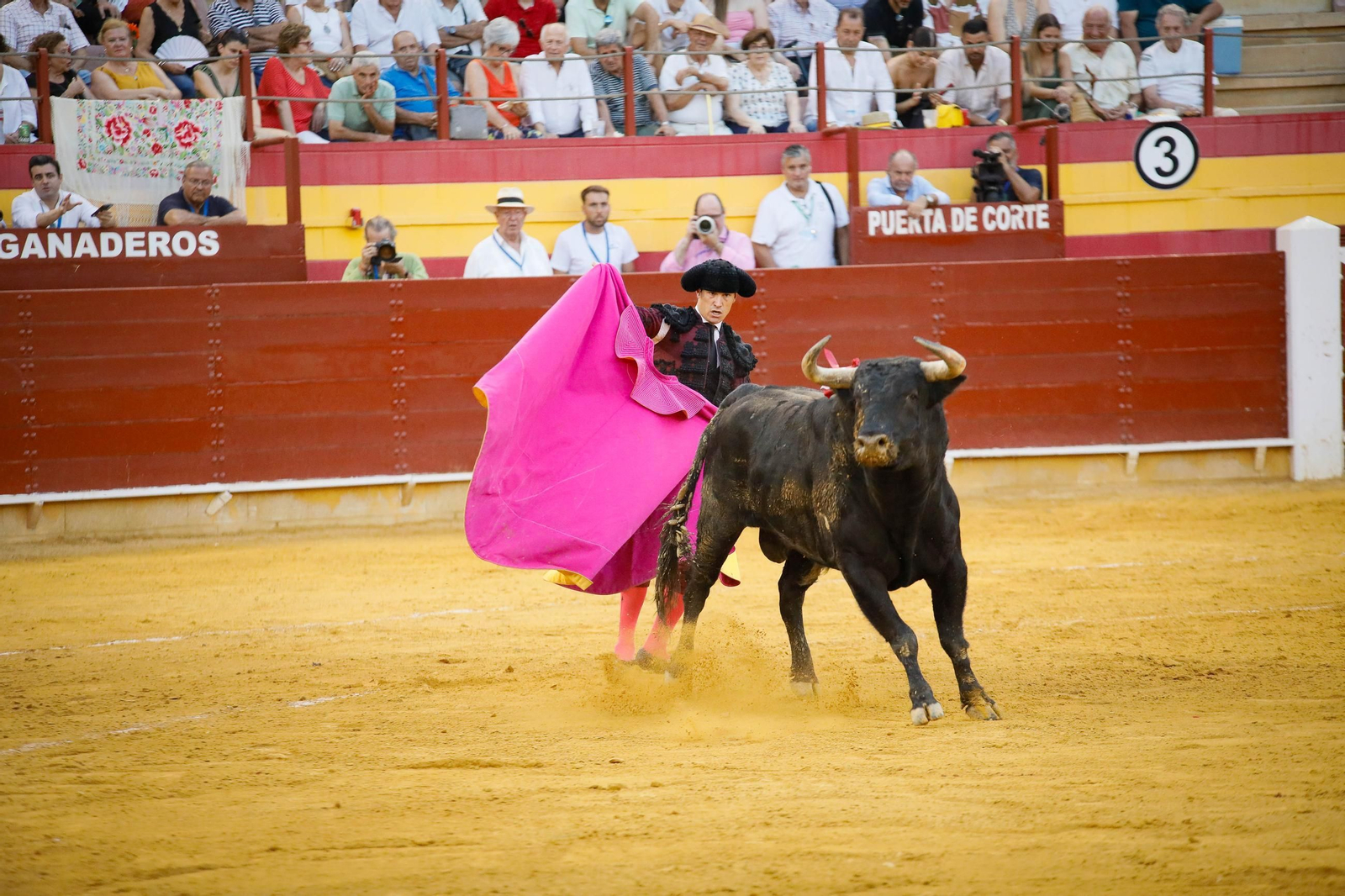 Imágenes de la corrida de toros en Roquetas de Mar