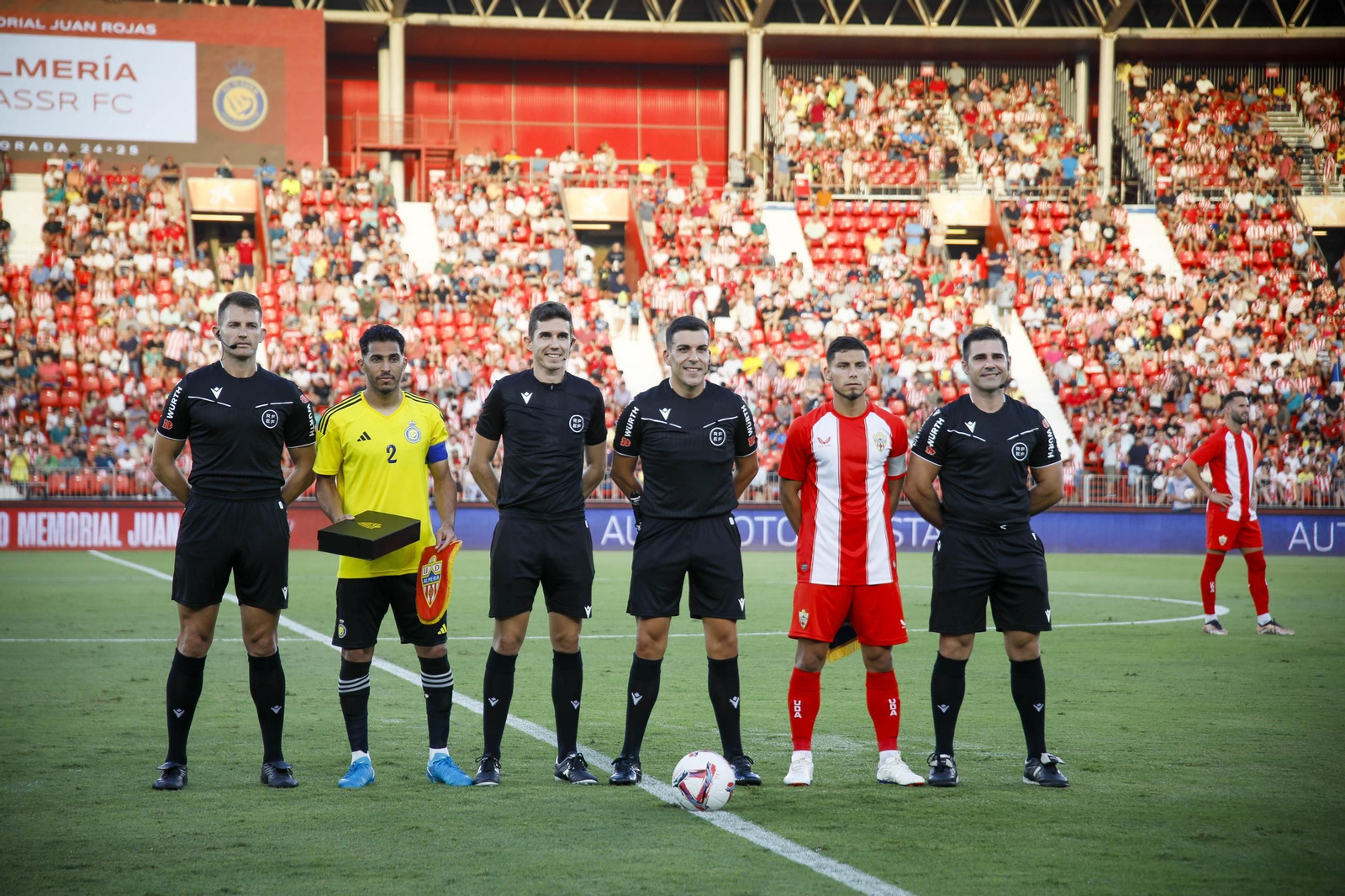 Imágenes del UD Almería-Al-Nassr, Memorial Juan Rojas