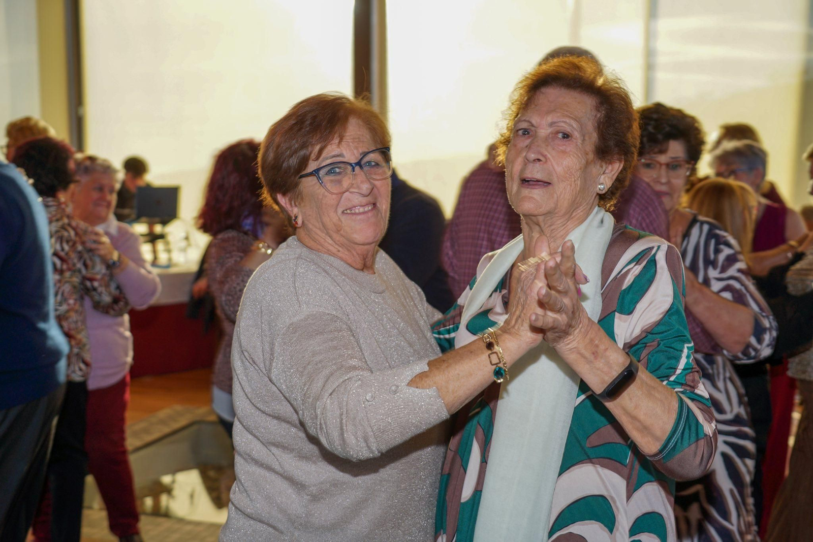 300 mayores de Vícar celebran las fiestas por todo lo alto en la Bodega Cuatro Vientos de Murta