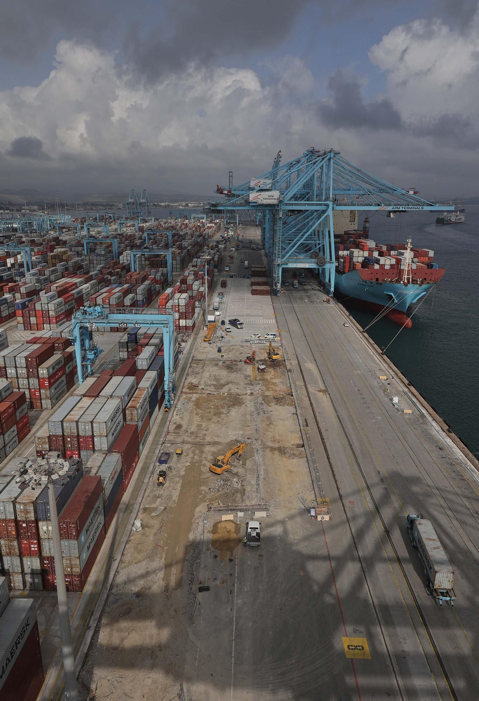 Fotos del proyecto de asfaltado de APM Terminals Algeciras.