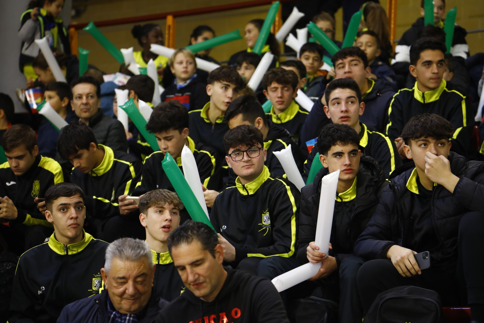 Las mejores fotos del ambiente en Vista Alegre para el derbi entre el Coto Córdoba y el UCB Camper Eurogaza