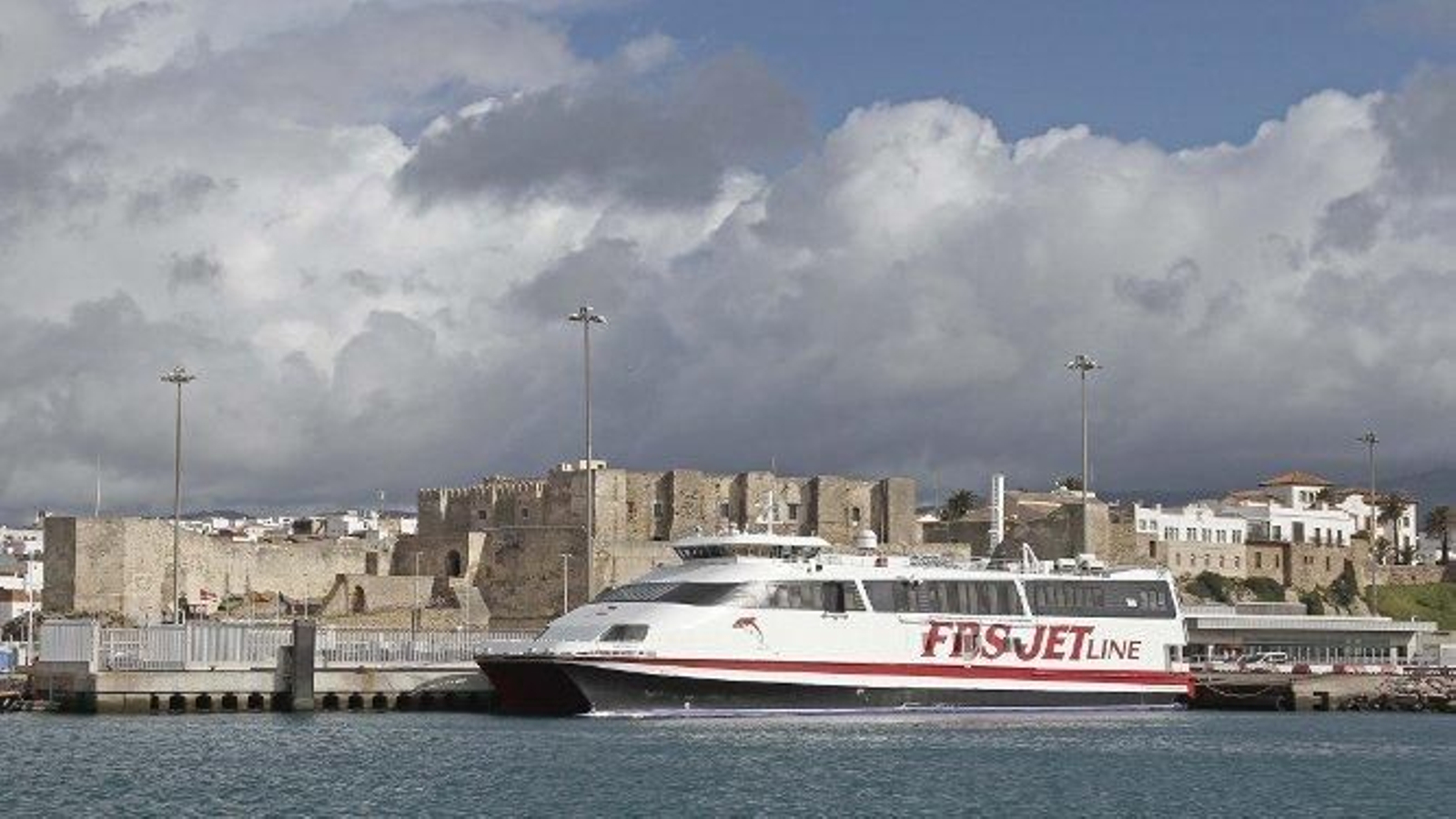Imagen de archivo del puerto de Tarifa.