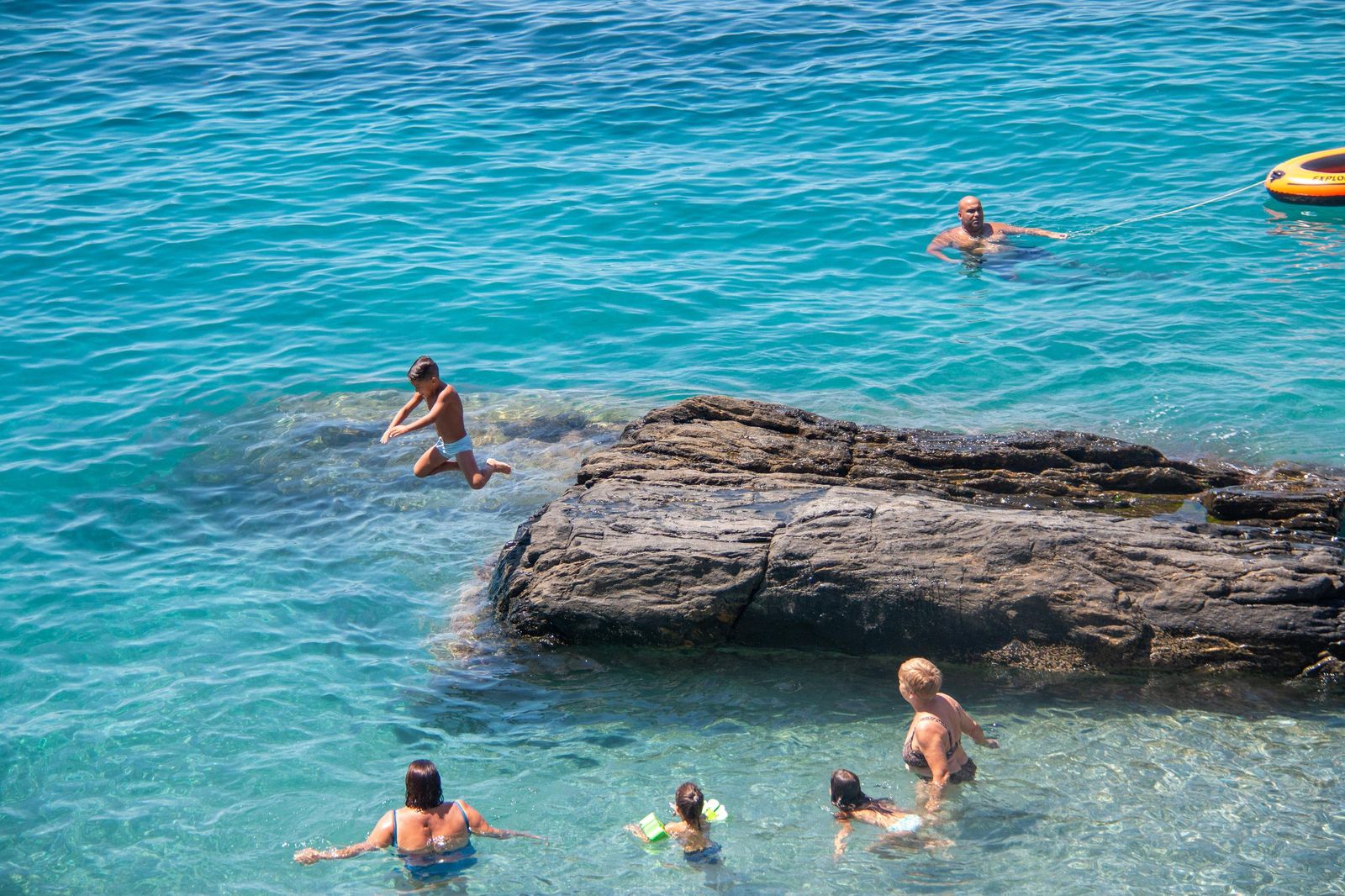 Playas llenas el 15 de agosto en la Costa Tropical