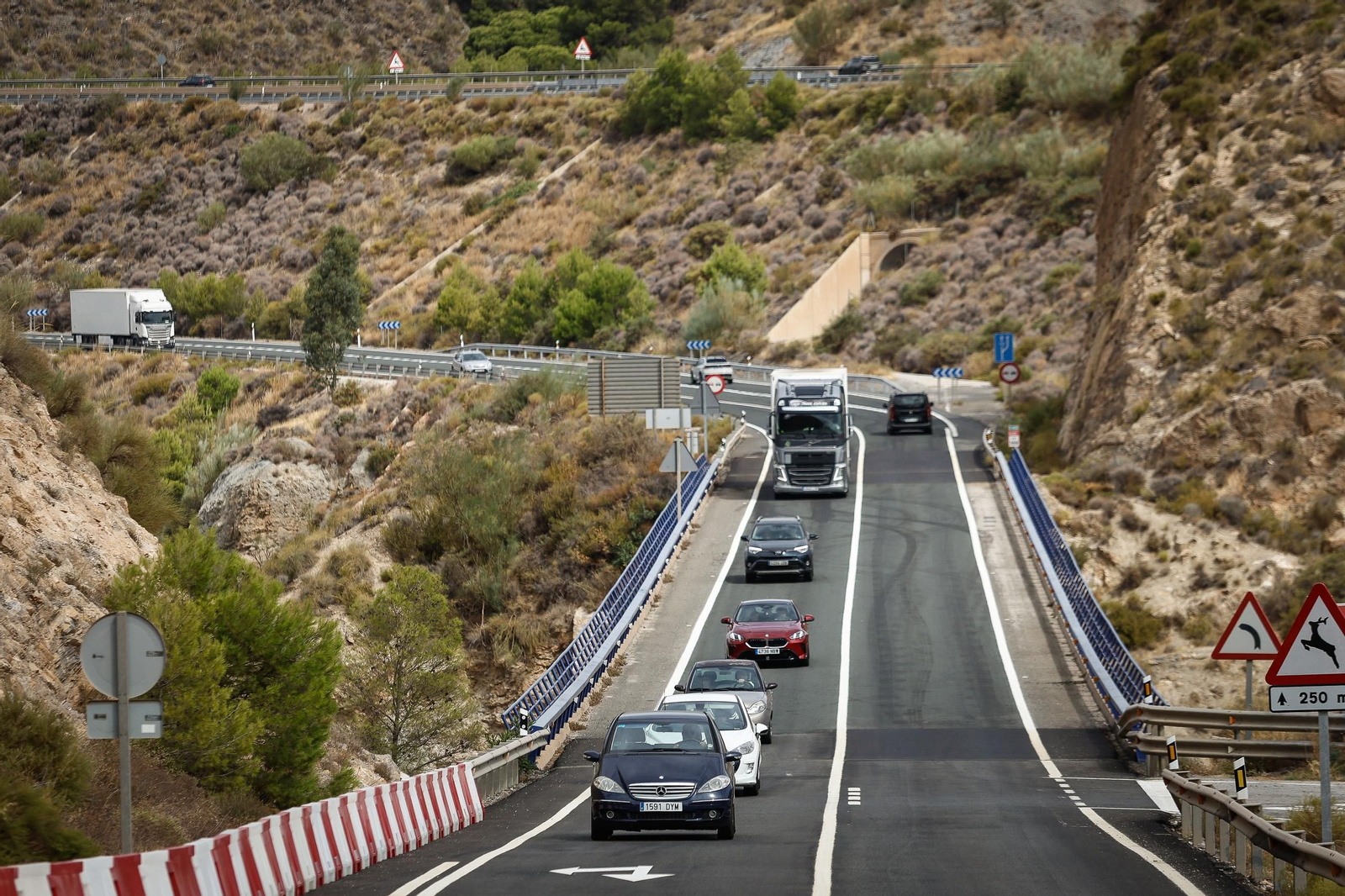 Fotos: así ha ido el primer día de cortes en la autovía A-44 de la Costa de Granada
