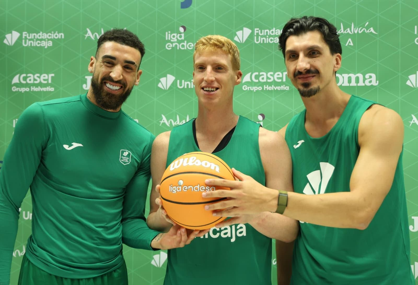 Duarte, Díaz y Djedovic posan juntos