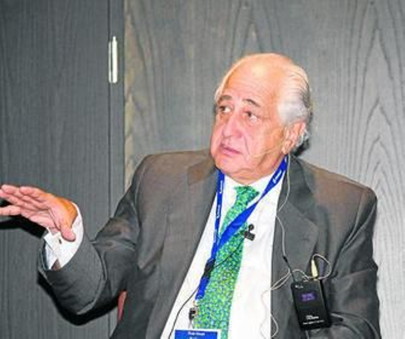 Enrique Ruiz, director general de Laboratorios Vir, durante su intervención.