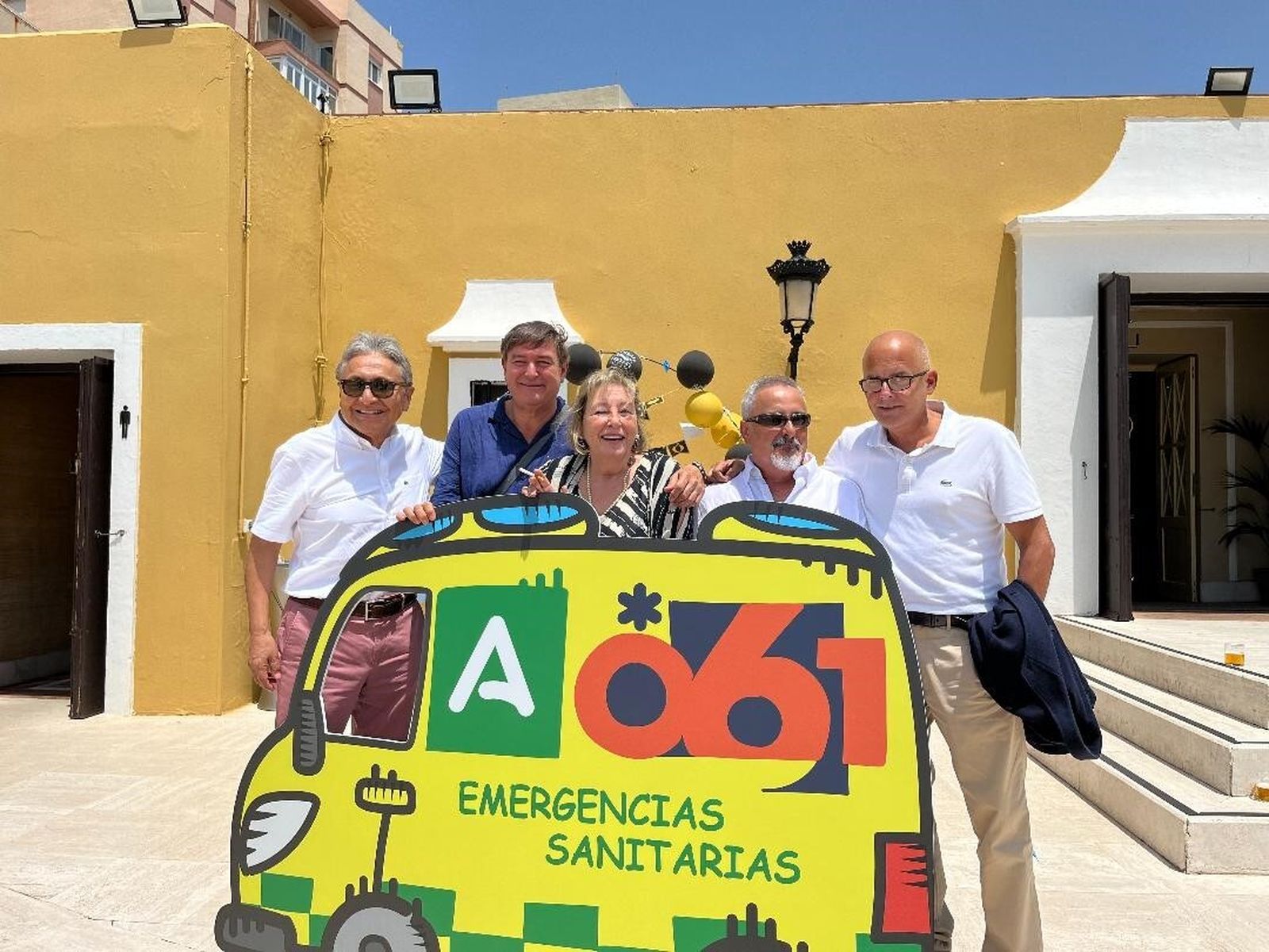 María Angustia Rodríguez con los homenajeados Hernán Michue, Francisco Javier Suárez, Francisco López Díaz y Javier López