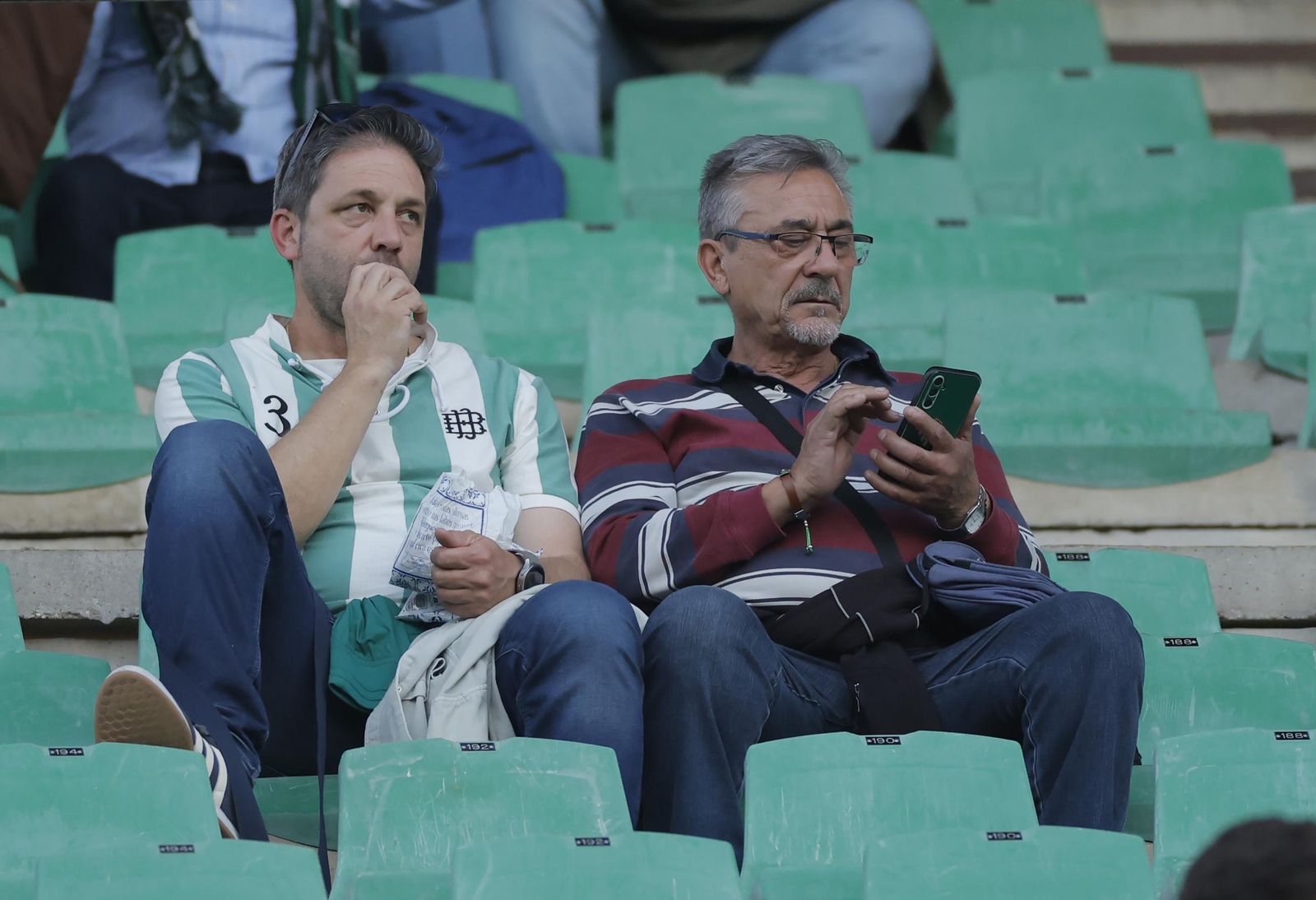 Búscate en las fotos del Betis - Gent