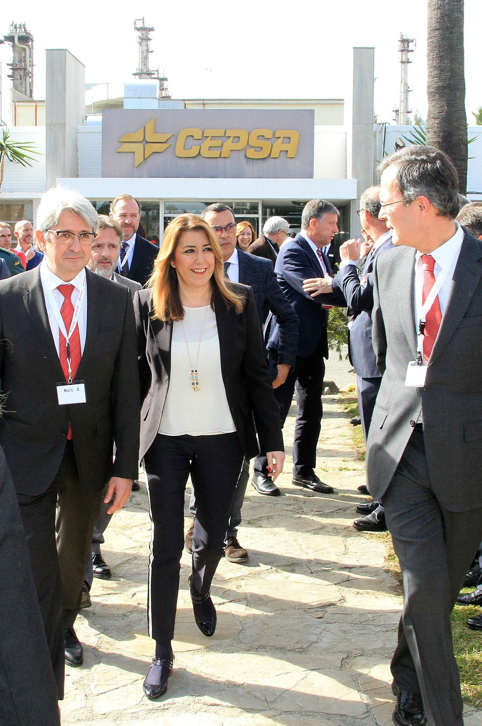 La presidenta de la Junta de Andalucía, Susana Díaz, y el consejero delegado de Cepsa, Pedro Miró, inauguran el proyecto 'Optimización de Aromáticos' de Cepsa, en imágenes