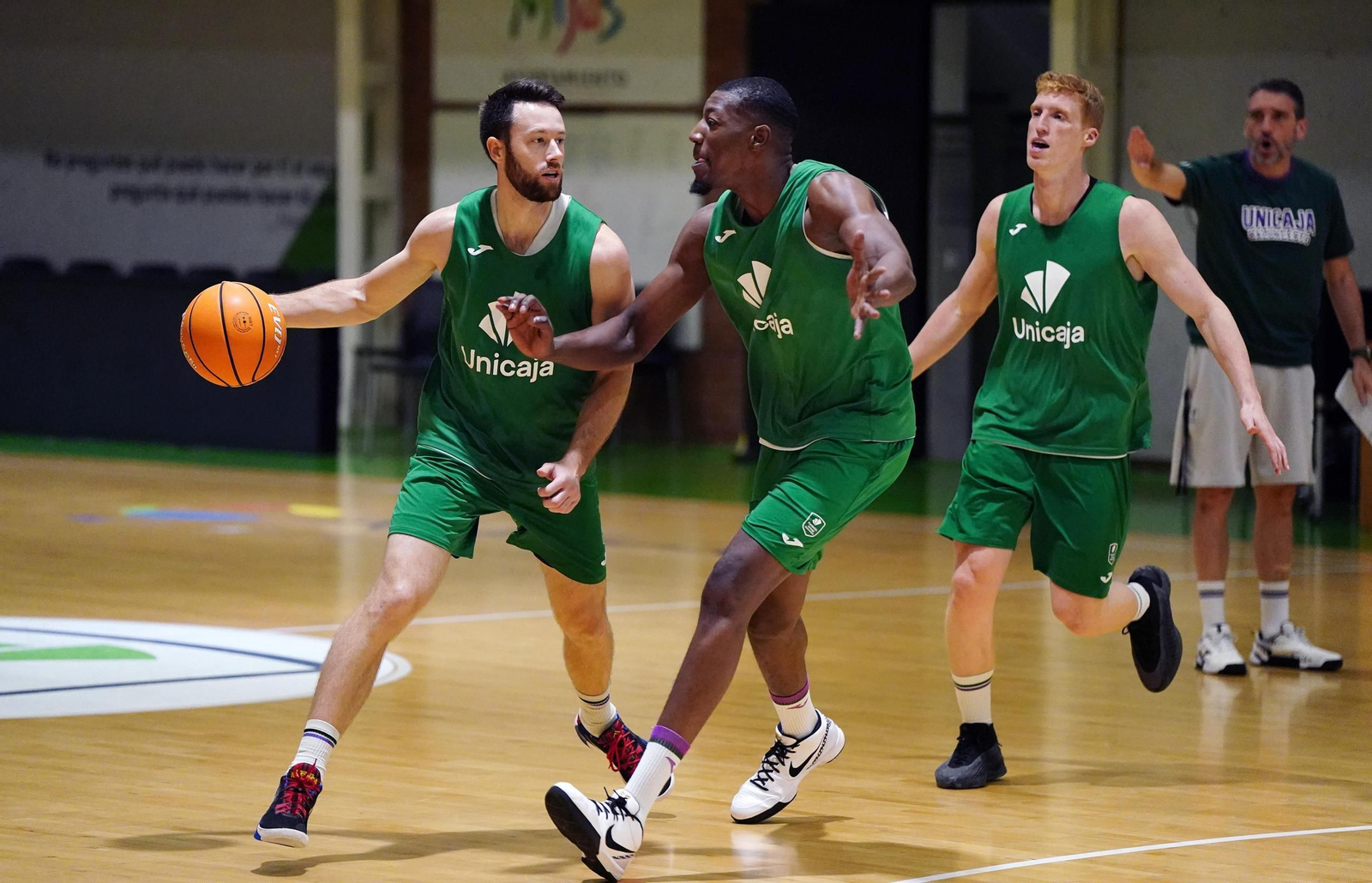 El Unicaja empieza su etapa en Los Guindos