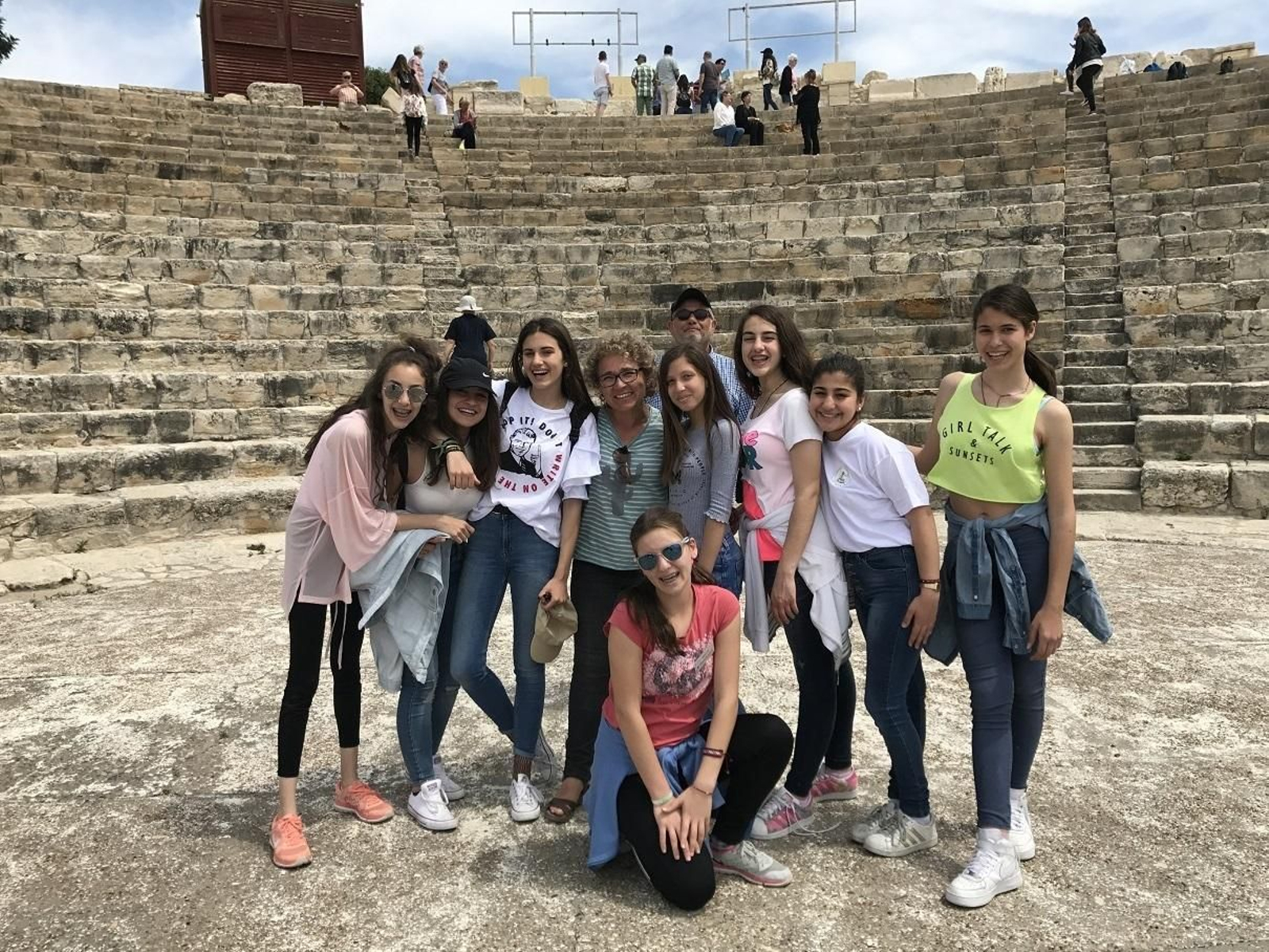 Grupo de estudiantes de Pulpí junto a los profesores en uno de los destinos del programa Erasmus +.