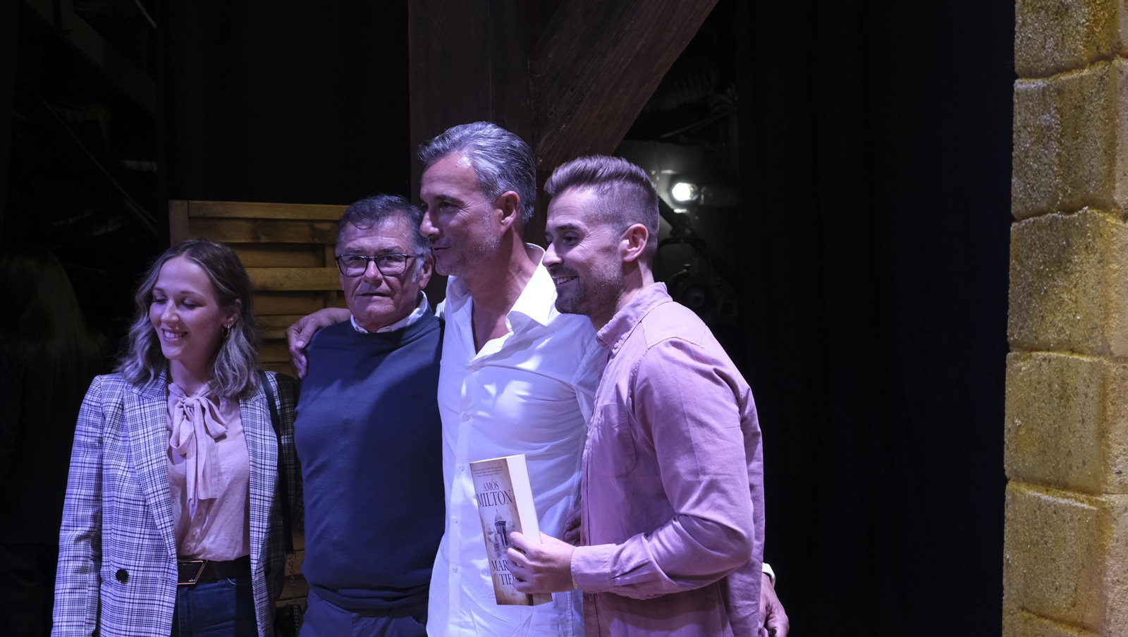 Imágenes de El Diario de los Libros, con Amós Milton