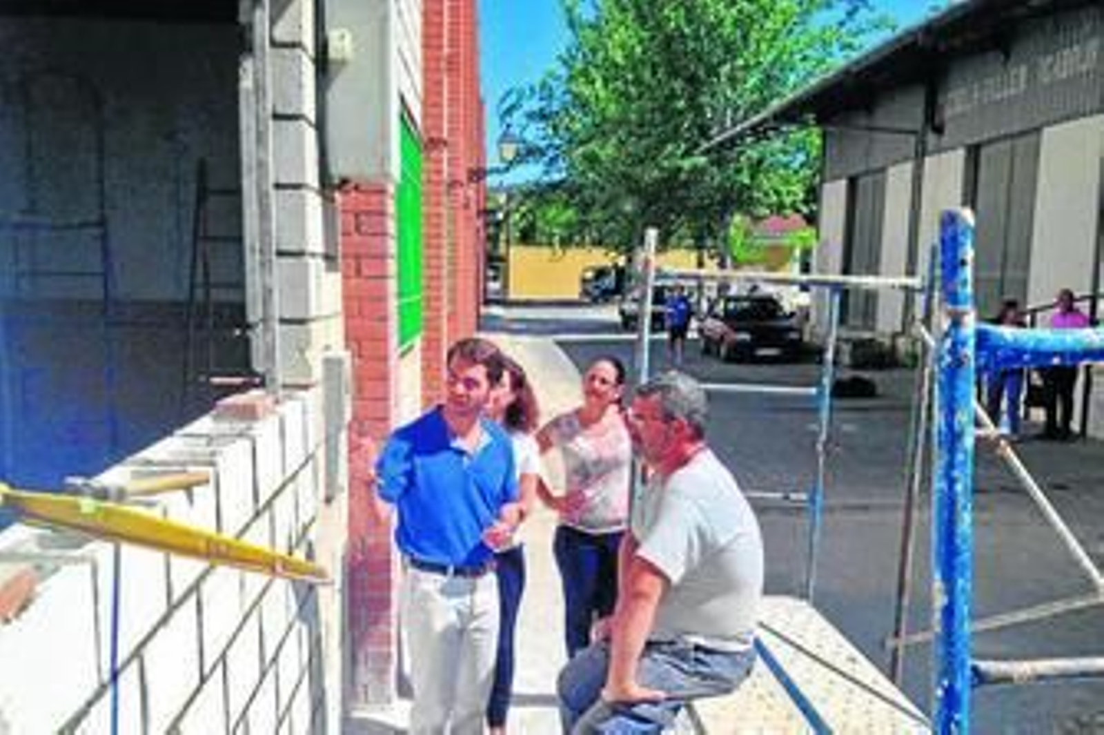 El alcalde, Fernando Priego, ayer durante la visita a las obras.