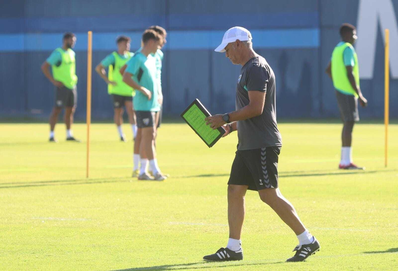 El Málaga suda antes de 'encerrarse' en Estepona