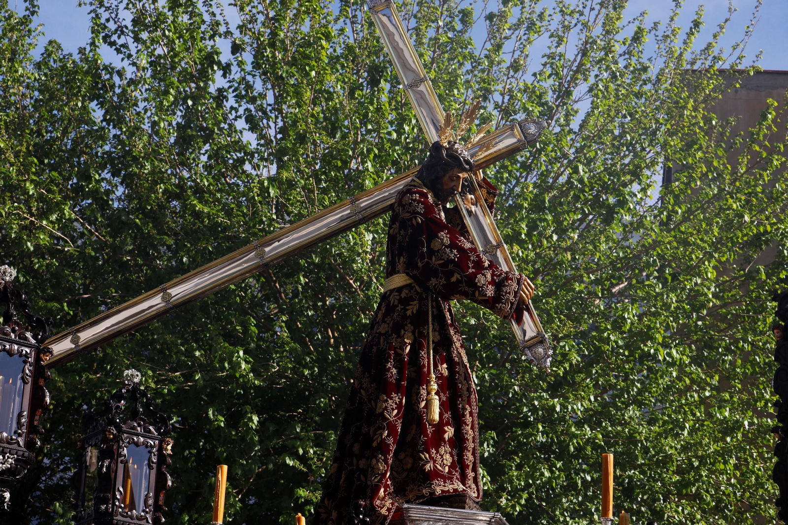 Jueves Santo en Córdoba: la procesión del Nazareno, en imágenes