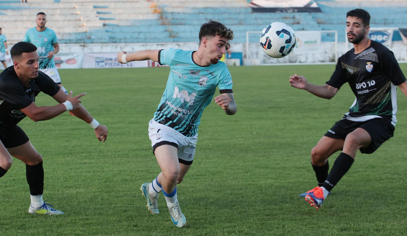Imágenes del parido del Jerez Industrial - Arcos en el Pedro Garrido