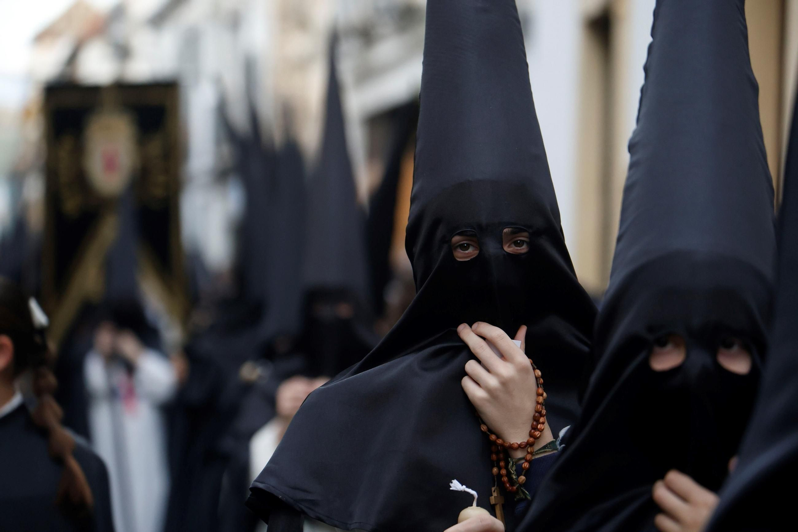 La procesión del Cristo de Gracia en este Jueves Santo de Córdoba, en imágenes