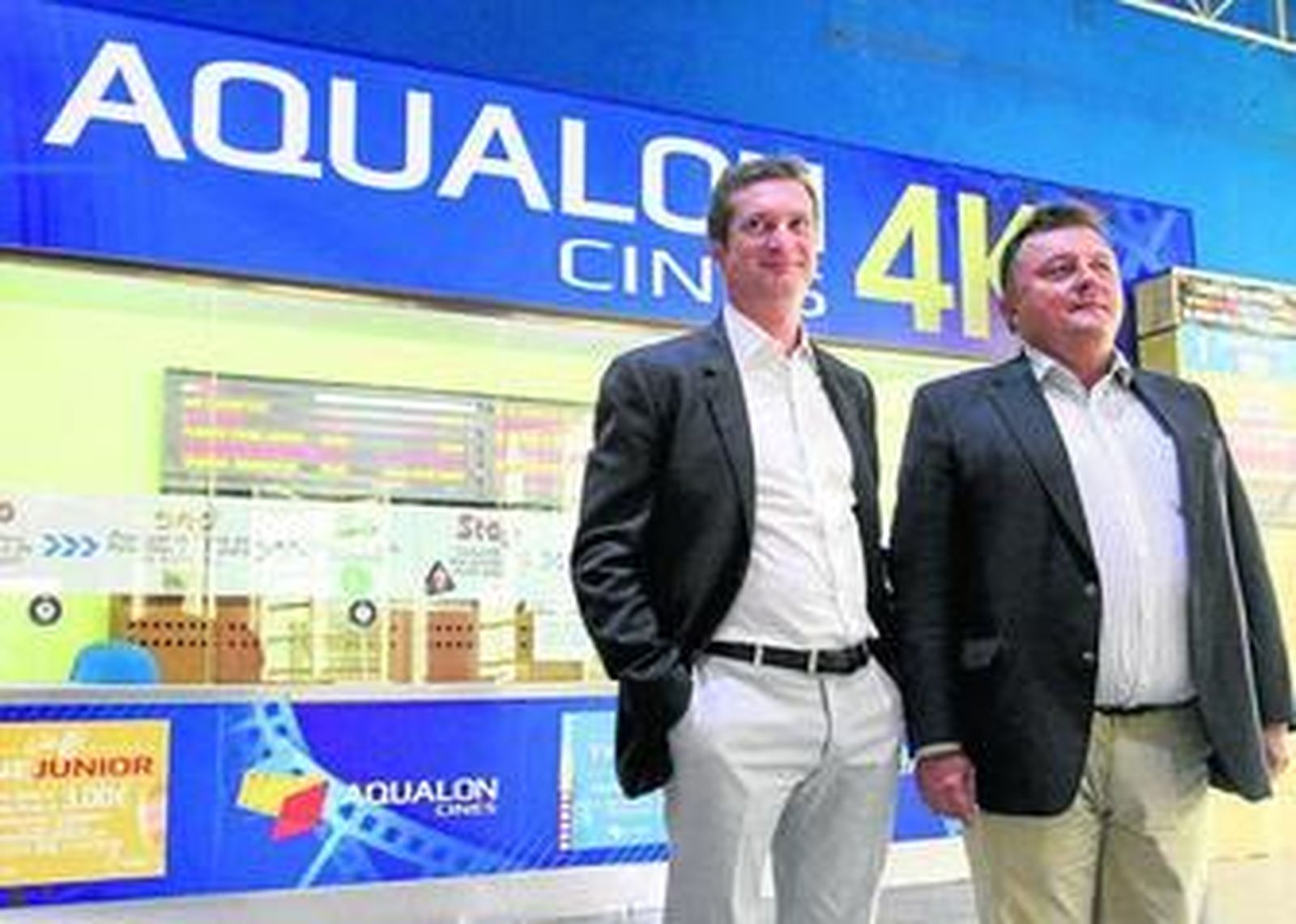 El director de ventas de Sony Europa, Enrico Ferrari, y el director general de Cines Aqualon, José Antonio Llorente.